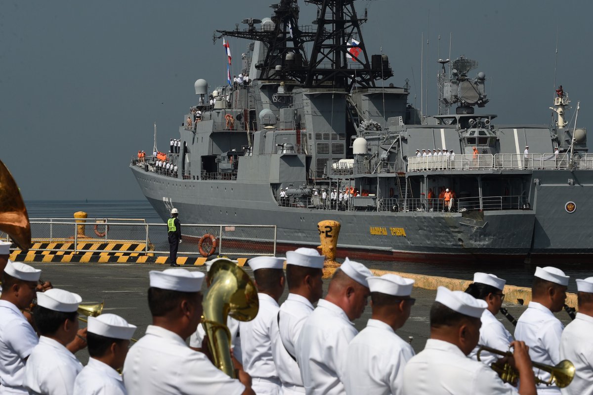 Russian Admiral Tributs anti-submarine ship in Manila