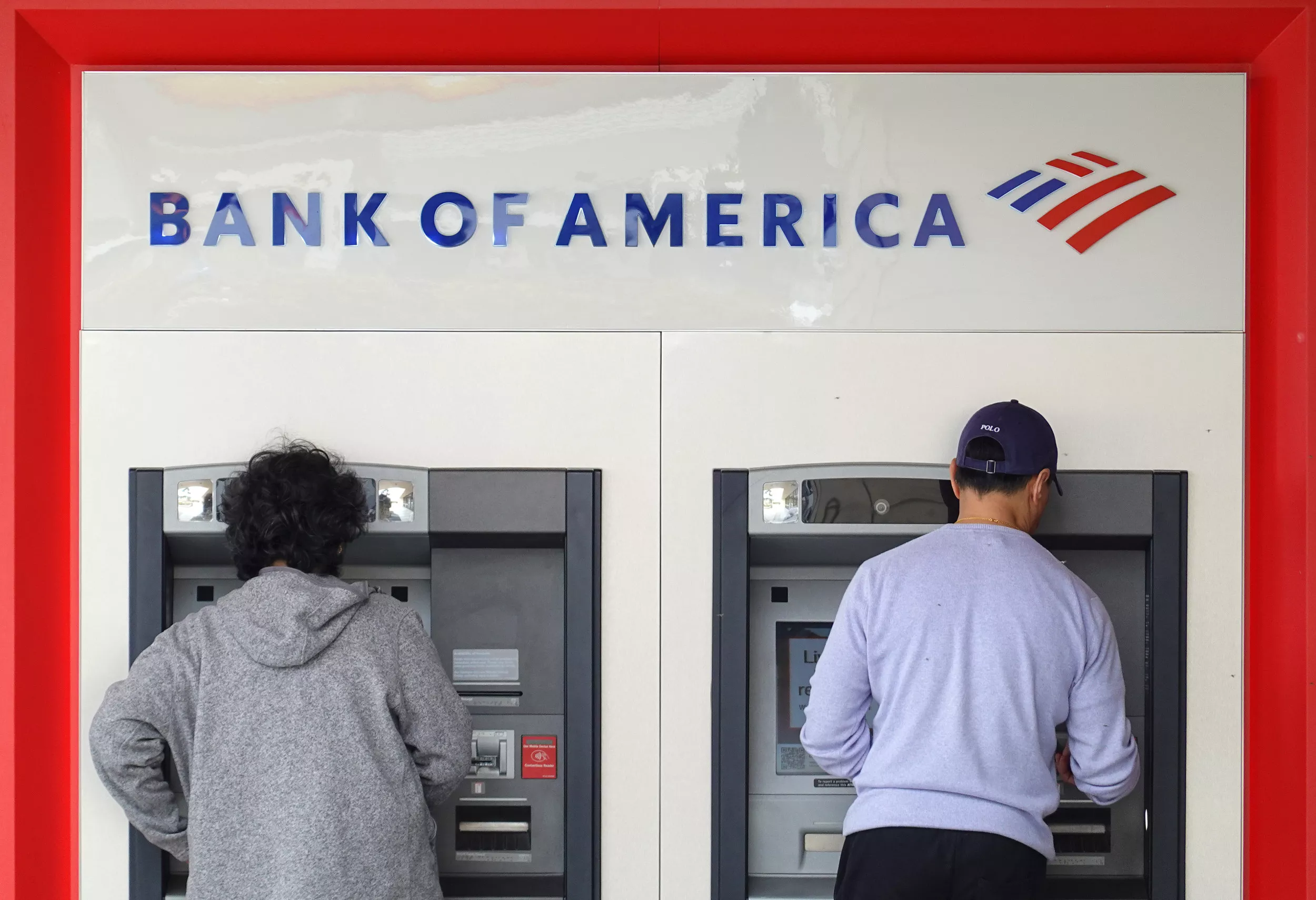 Most Americans Have Just $5,300 In Savings As Stimulus Dries Up - Vimarsana News