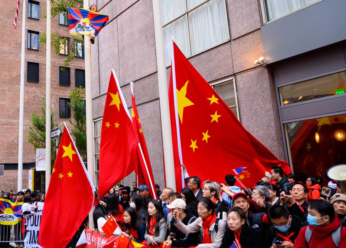 Chinese flag at Xi's event