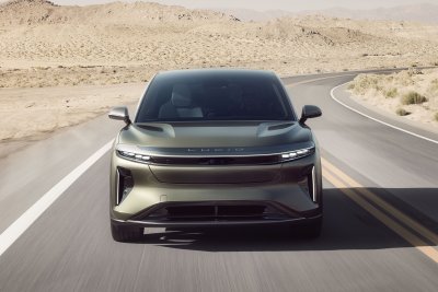 Production-Ready Lucid Gravity SUV Claims 440-Mile Range - CNET