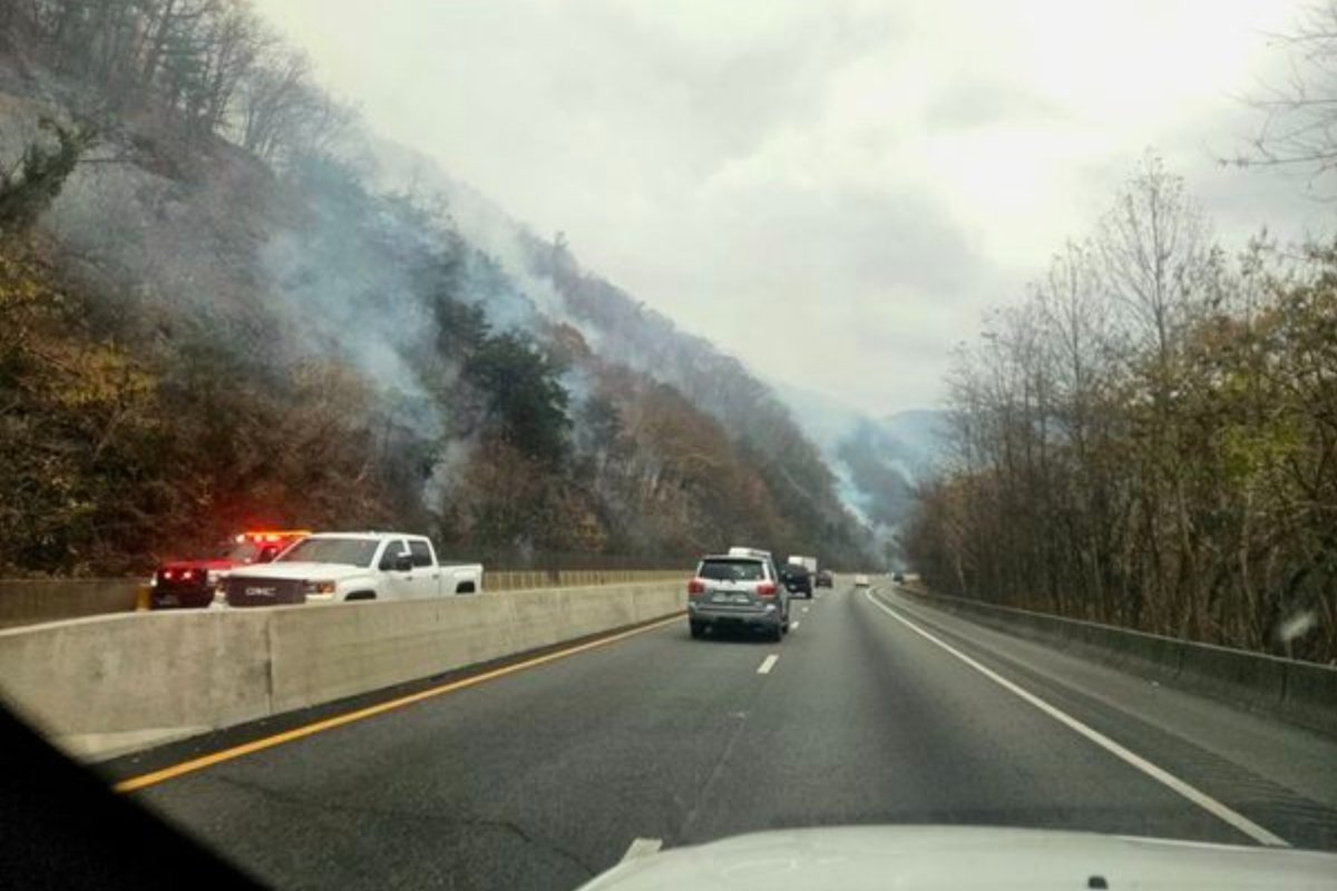 fire on the side of I-40