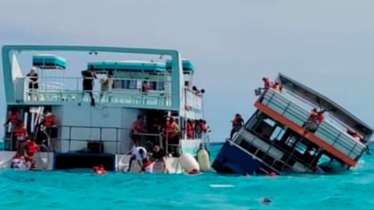 Passenger Records 'Traumatic' Bahamas Boat Capsize