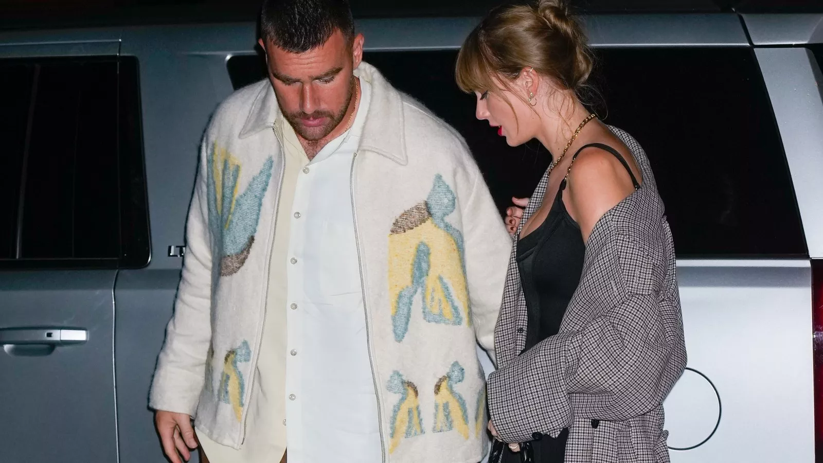 Does Travis Kelce and Taylor Swift's Relationship Have 'Red Flags?'