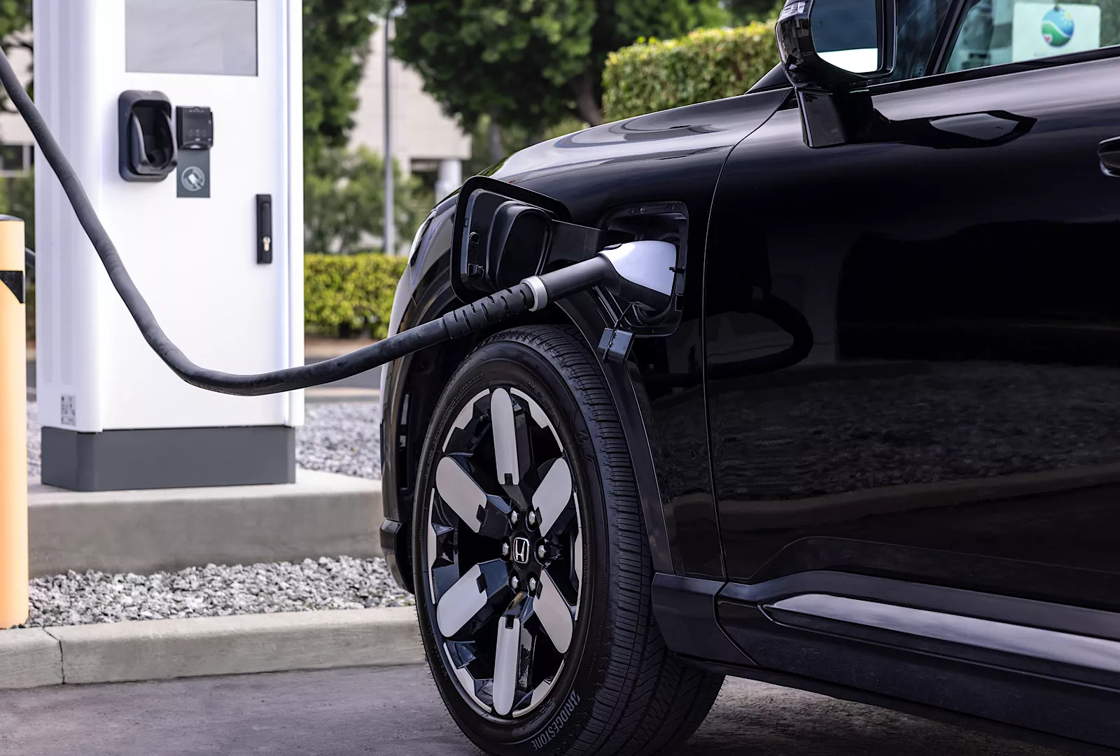 Honda testing new car batteries, aims to save buyers money