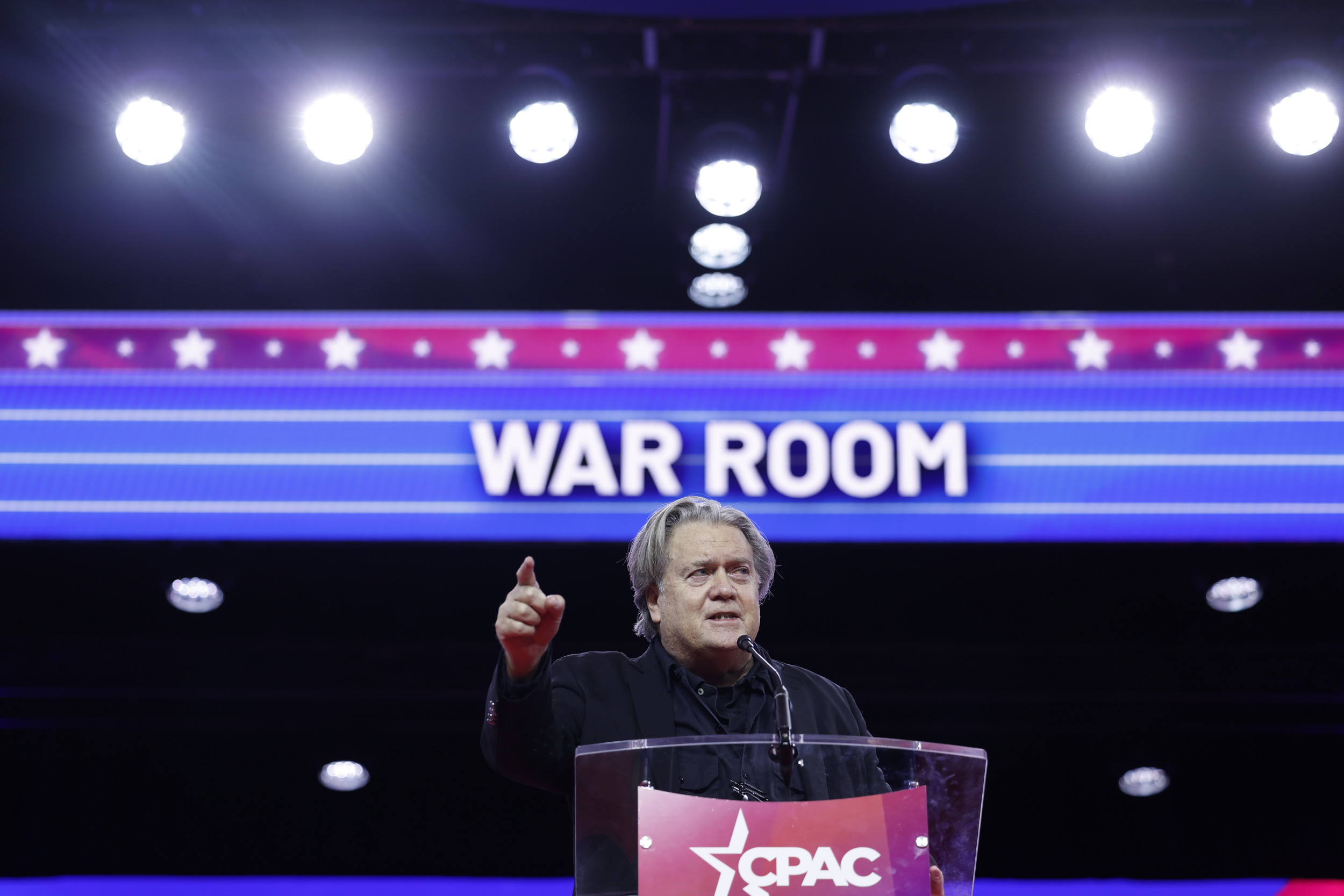 Steve Bannon's Plan Could be Devastating for Donald Trump - Newsweek