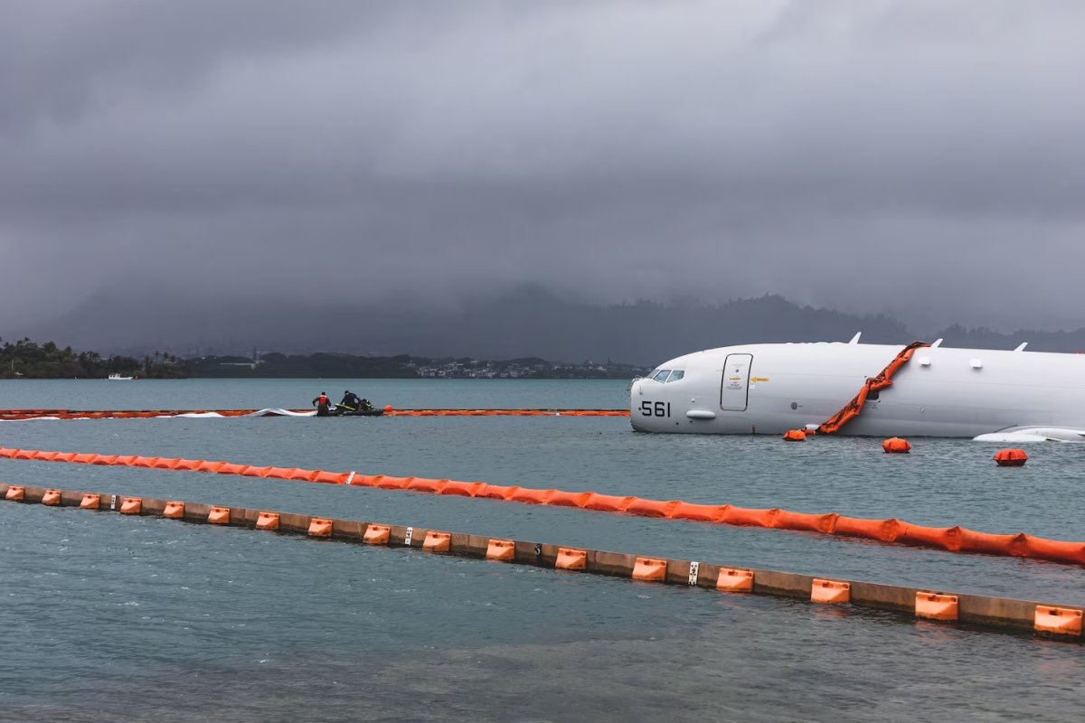 US Military Photos Reveal Navy's Crashed Plane off Hawaii Newsweek