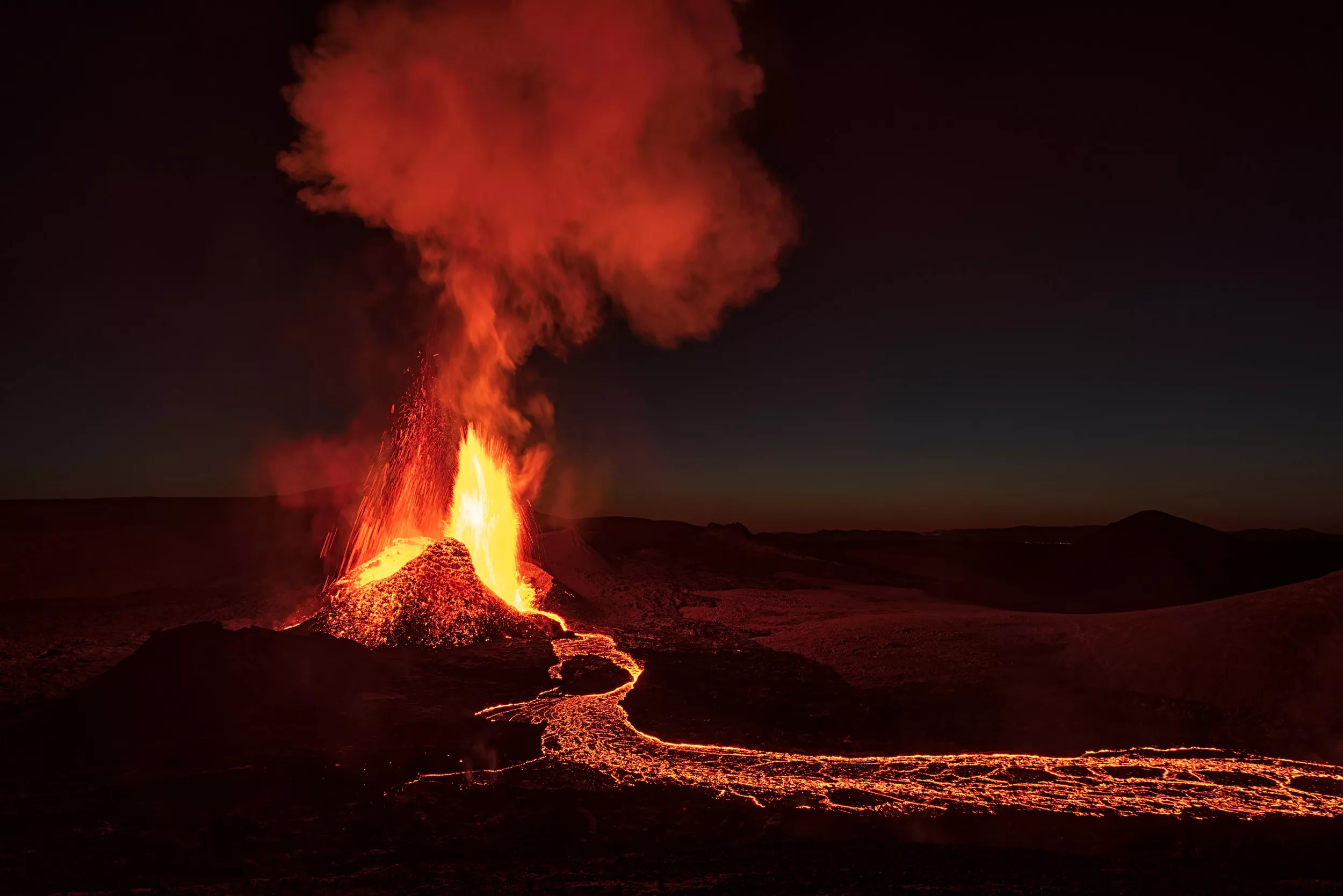 How Fagradalsfjall Volcano Compares to Mt. St. Helens as Iceland Eruption Looms - Vimarsana News