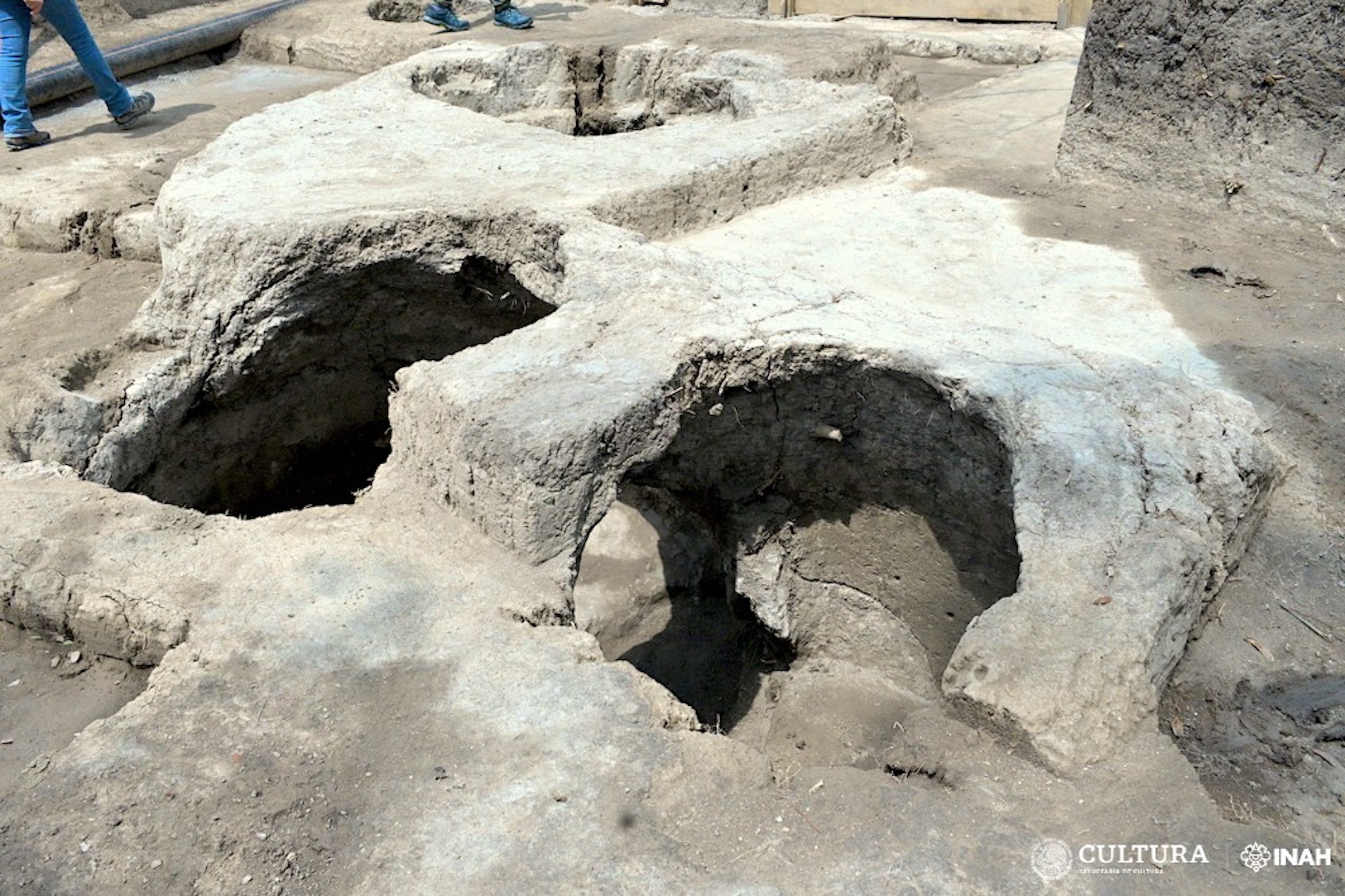Cone-Shaped Tombs With More Than 3,000-Year-Old Human Remains Found in ...