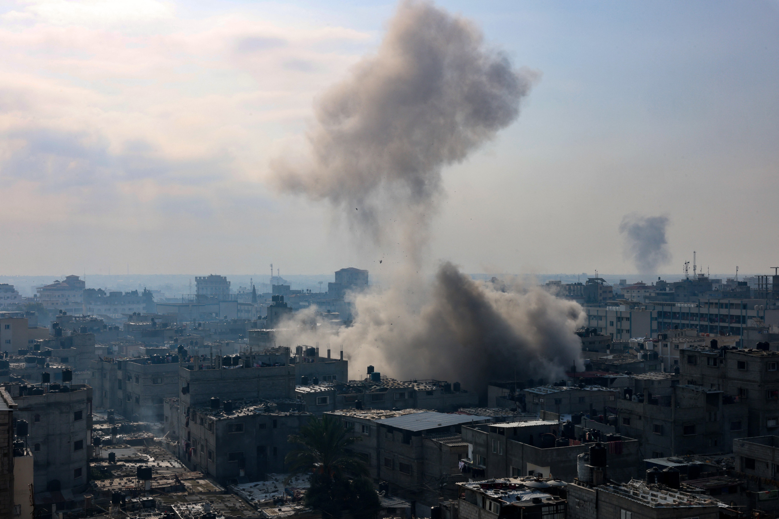 重大消息！以色列开始猛烈轰炸加沙，哈马斯武装遭受重创_手机新浪网