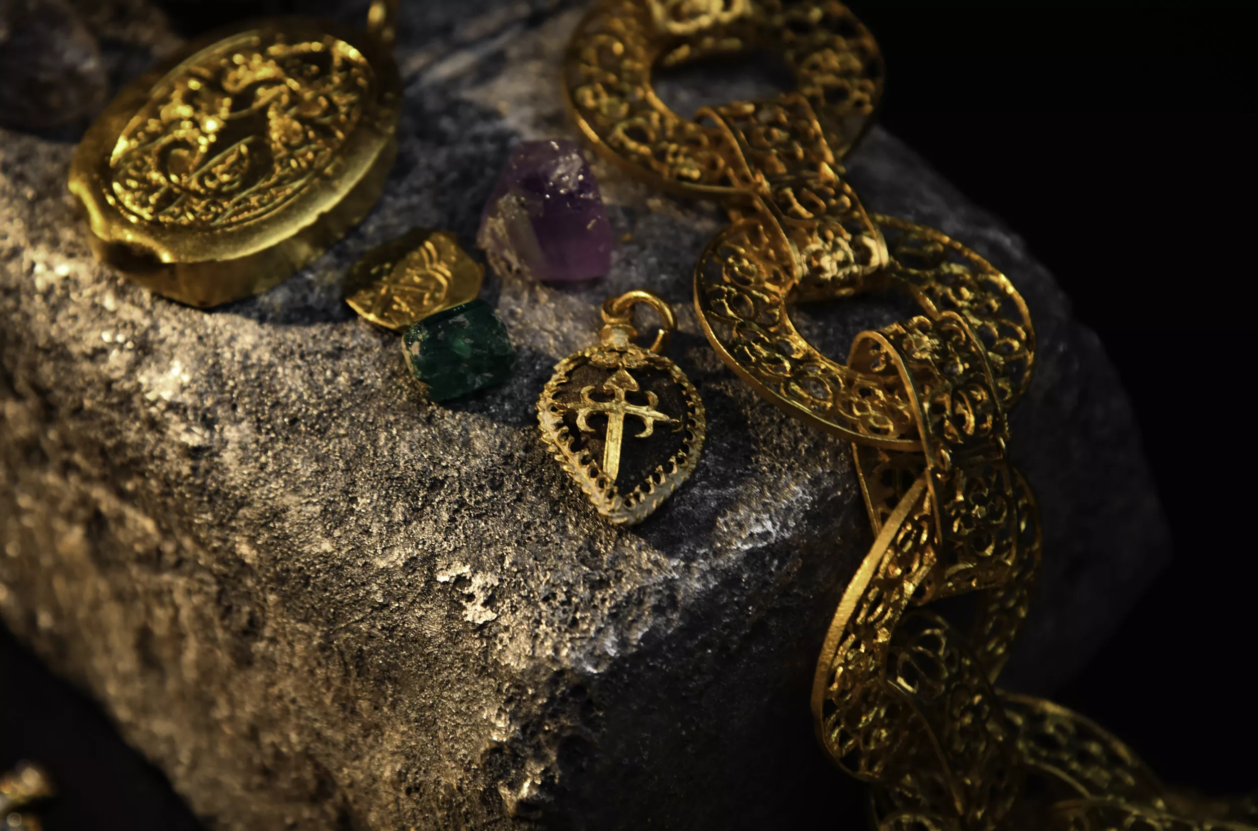 Divers Discover Fresh Riches From Sunken Treasure Ship Thought Picked Clean - Vimarsana News