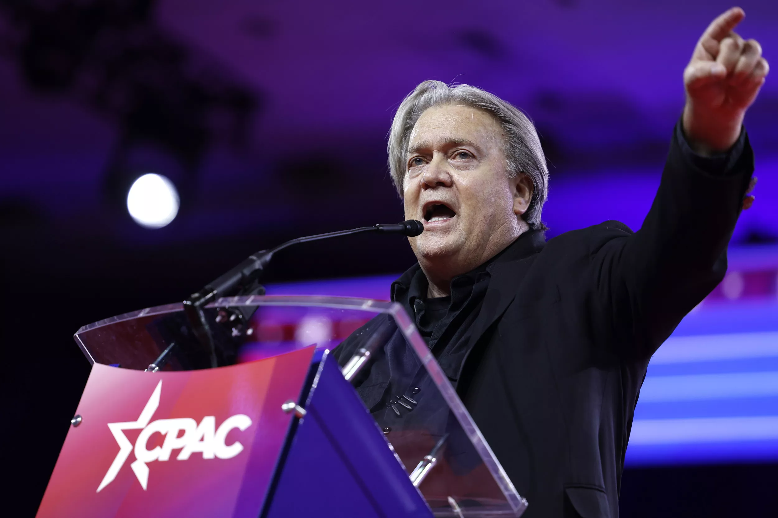 Steve Bannon Calls for His Enemies to Be 'Purged' - Vimarsana News