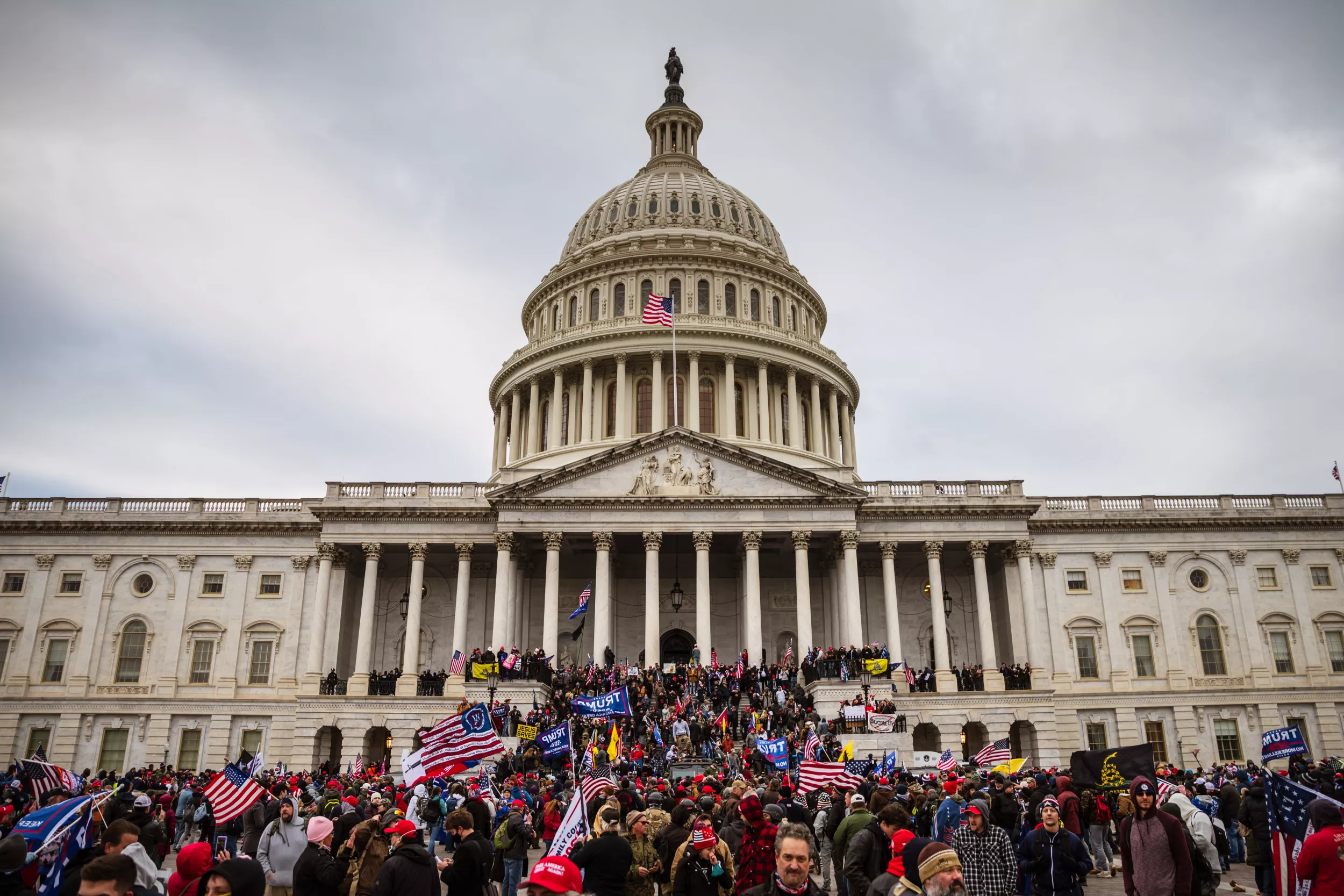 Ex-Capitol Police Officer Has New Theory About People Behind Jan. 6 'Set-Up' - Vimarsana News