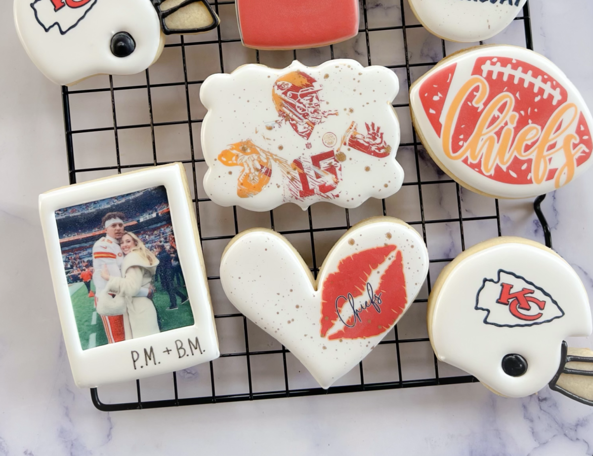 Swiftie cookies 🎶 #cookiesbychelsea #cookiedecorating #homebaker #wacotx  #wacotxcookies