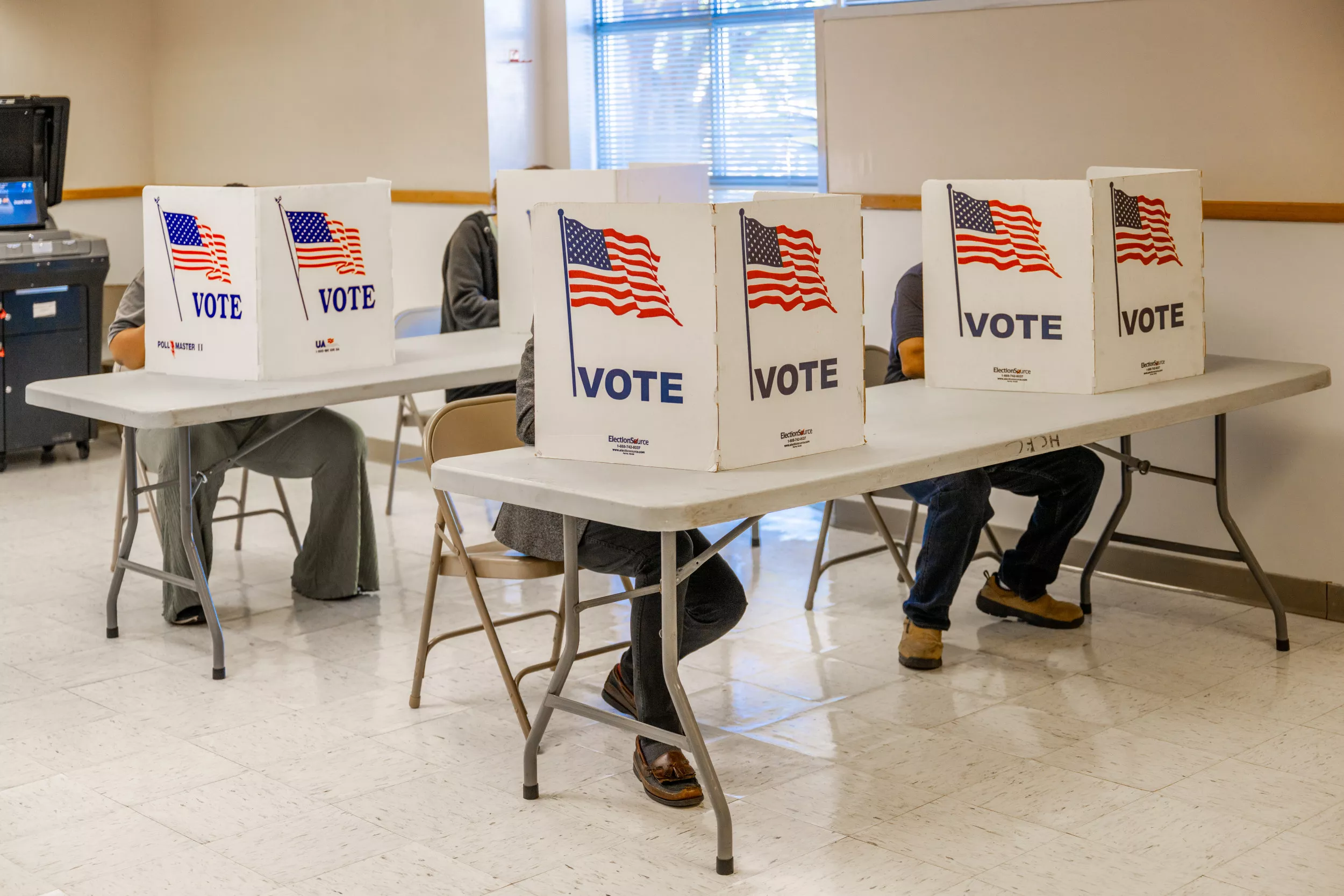 Democrats' Bold Strategy Could Upend GOP Primaries - Vimarsana News