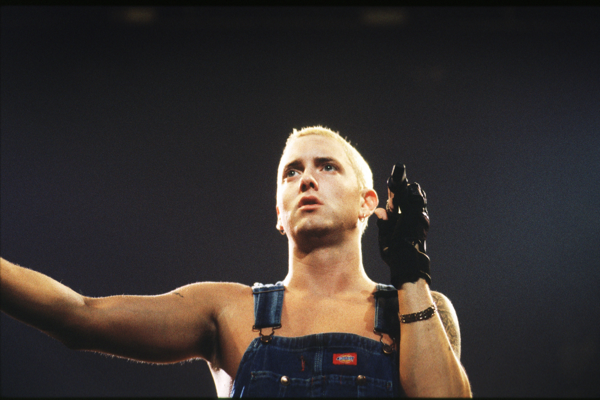 Eminem performing in May 2001