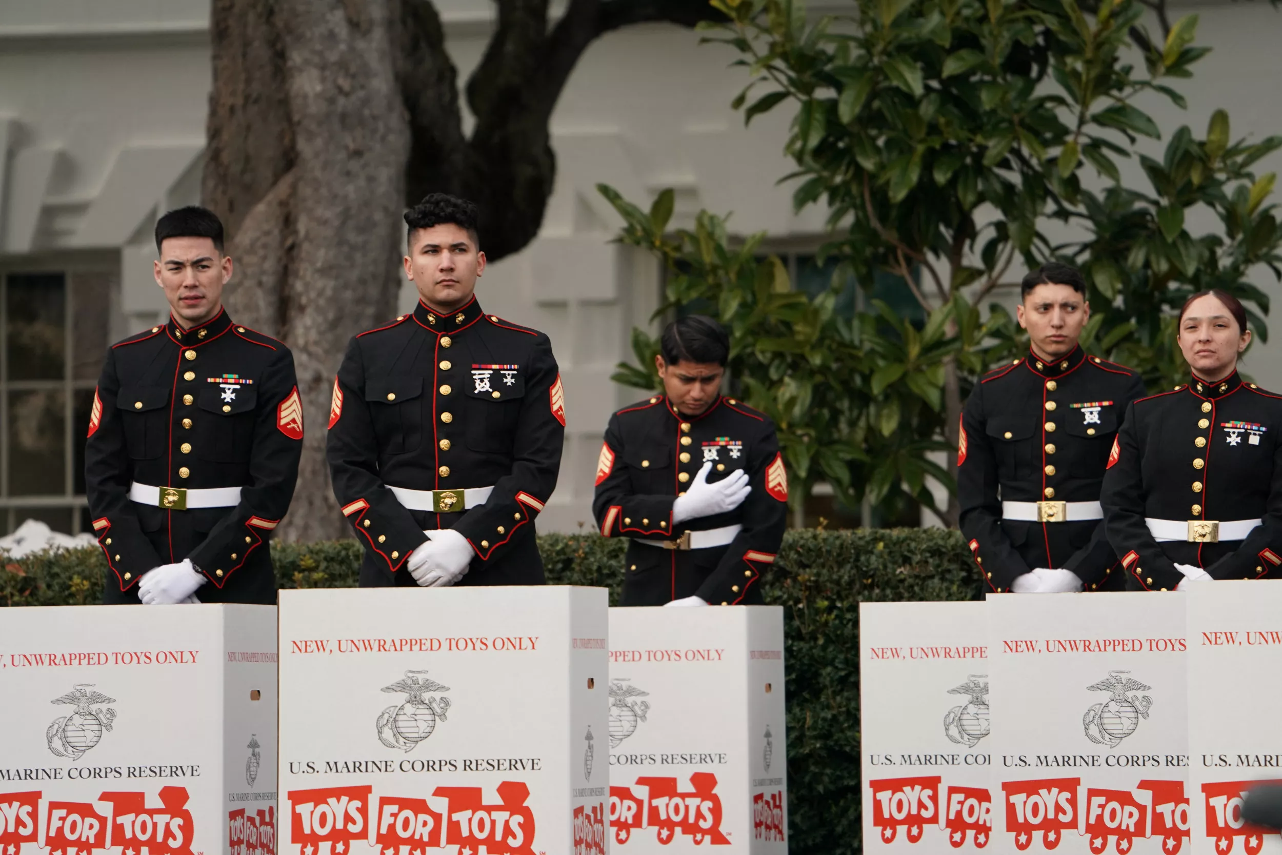 American Service Members Are Taking Pay Cuts to Leave Military - Vimarsana News