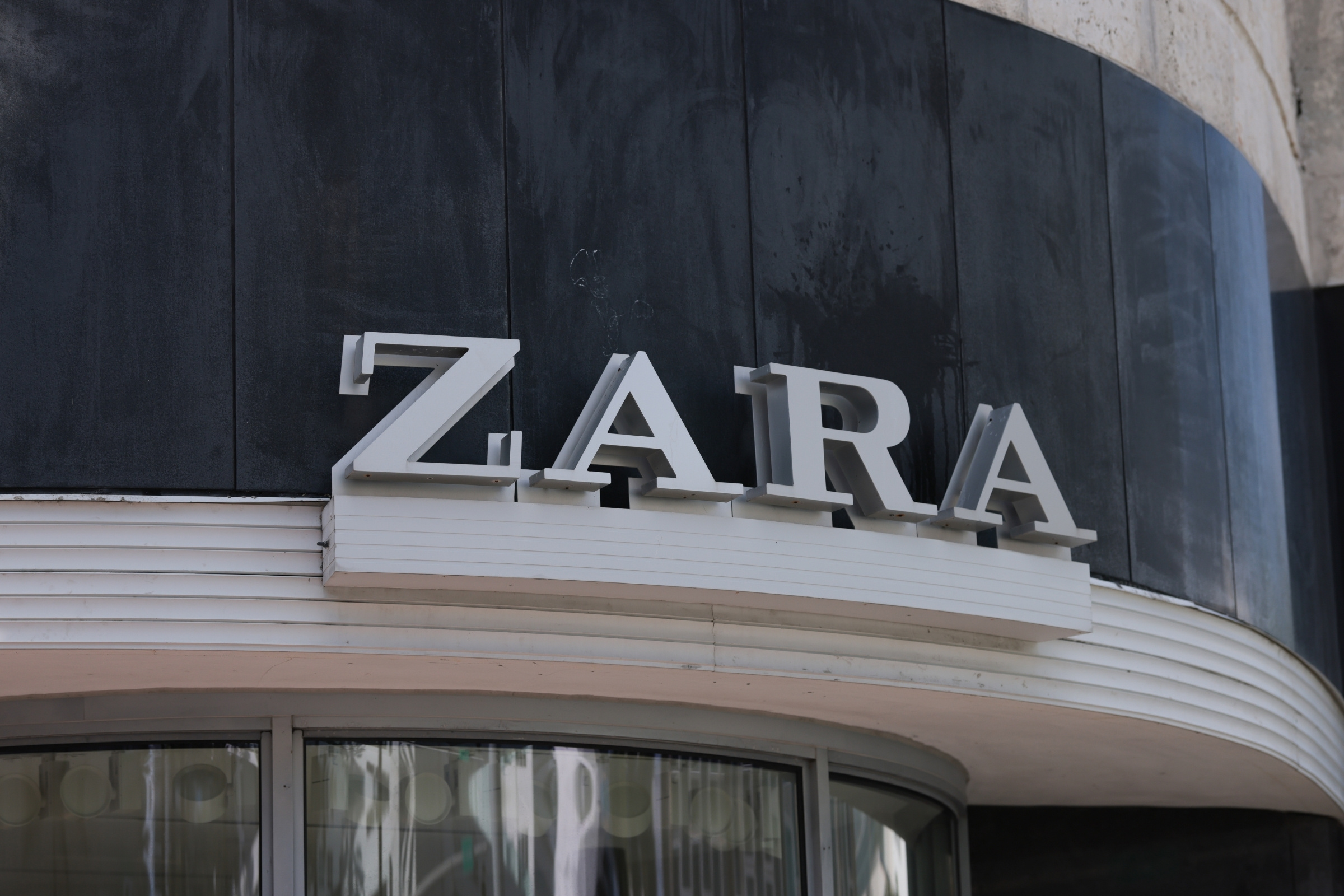 ZARA on X: Our online SALE is here