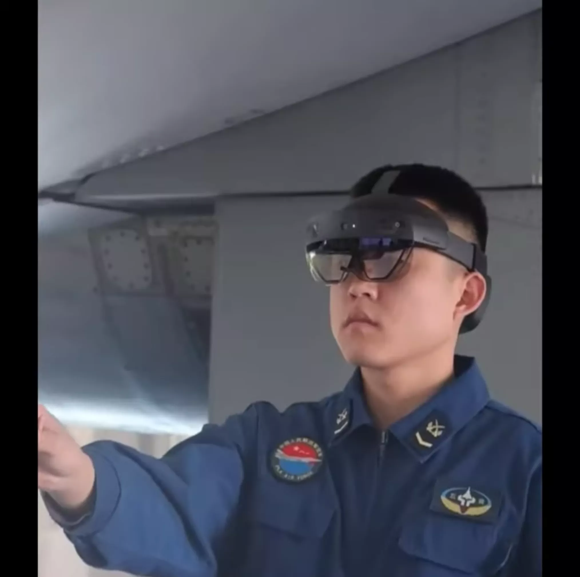 China's State Media Shows Military Using Microsoft's HoloLens 2 Headsets - Vimarsana News
