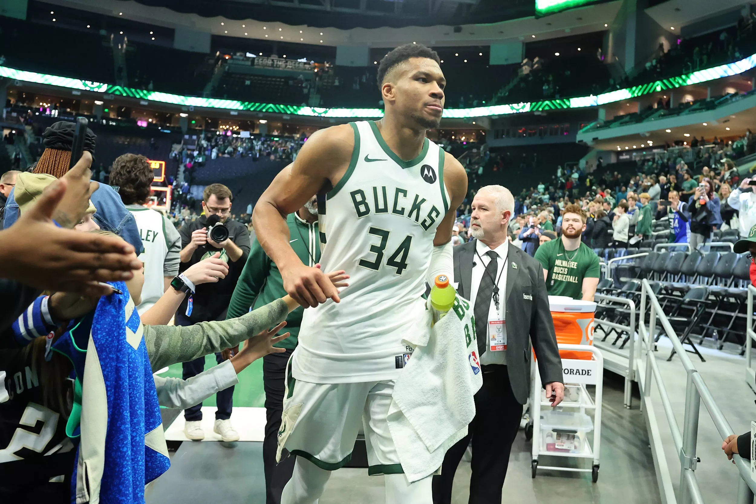 Why Did Giannis Want the Bucks Game Ball So Bad? To 'Appreciate Greatness' - Vimarsana News