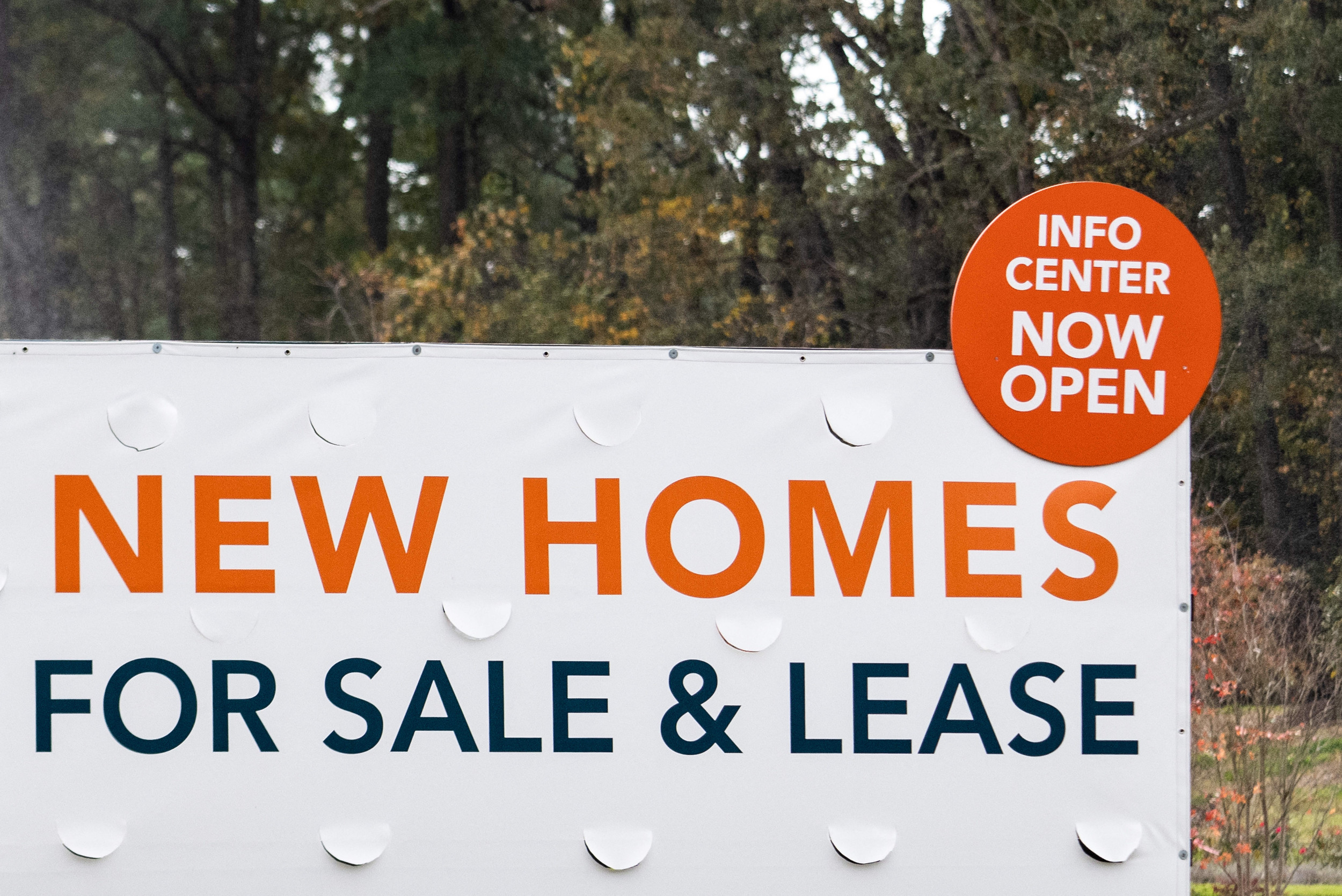 Mortgage Rates Drop as Housing Market Gets Good News
