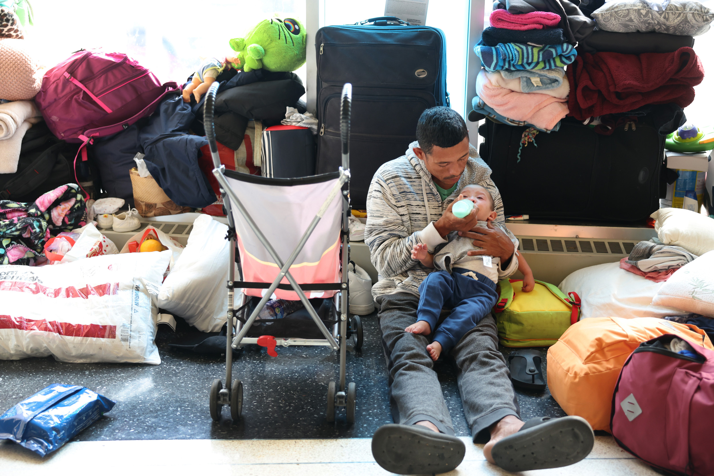 unvaccinated-migrants-fuel-dramatic-spike-in-chickenpox-cases-in