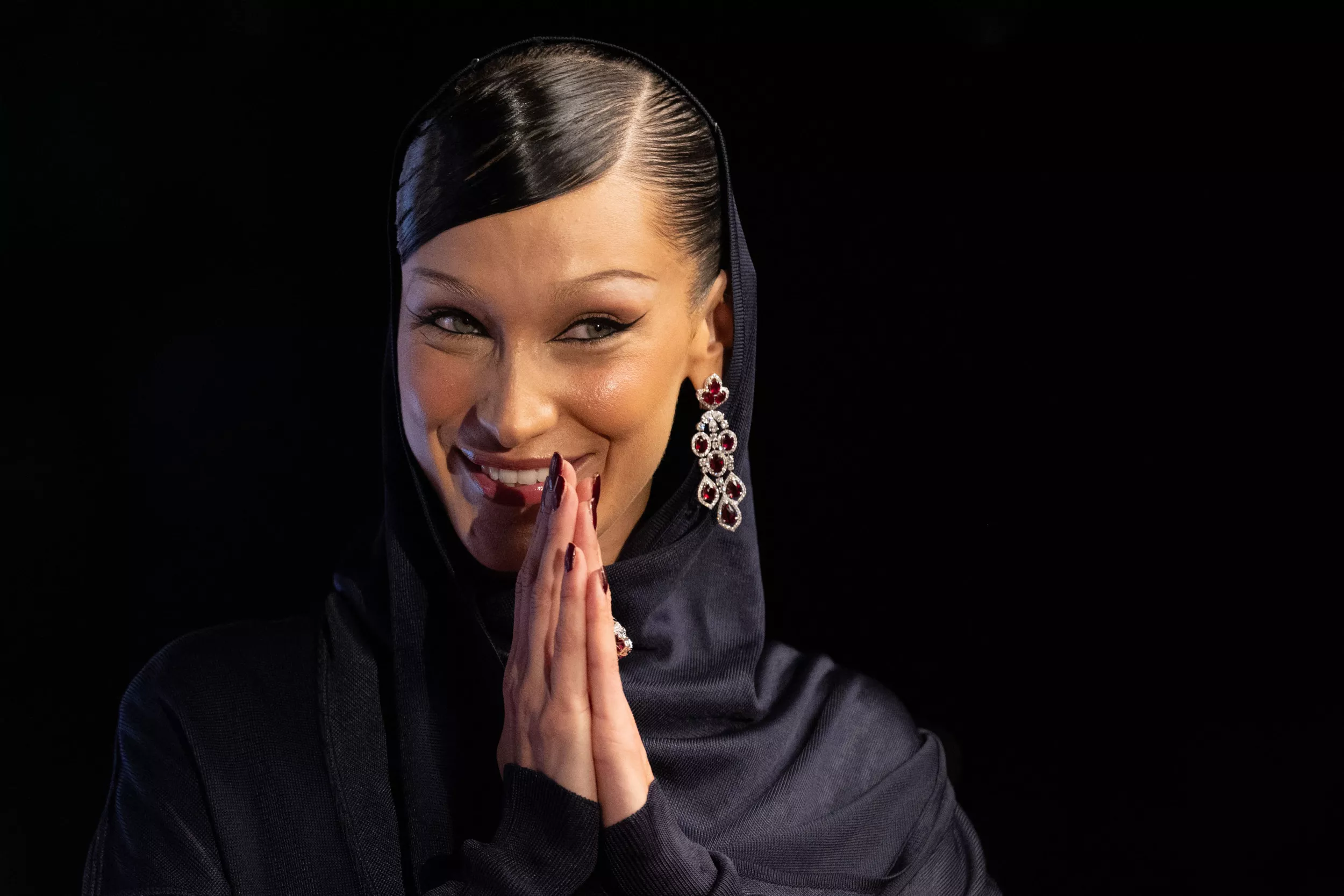 Bella Hadid Posts New Message of Palestinian Support - Vimarsana News