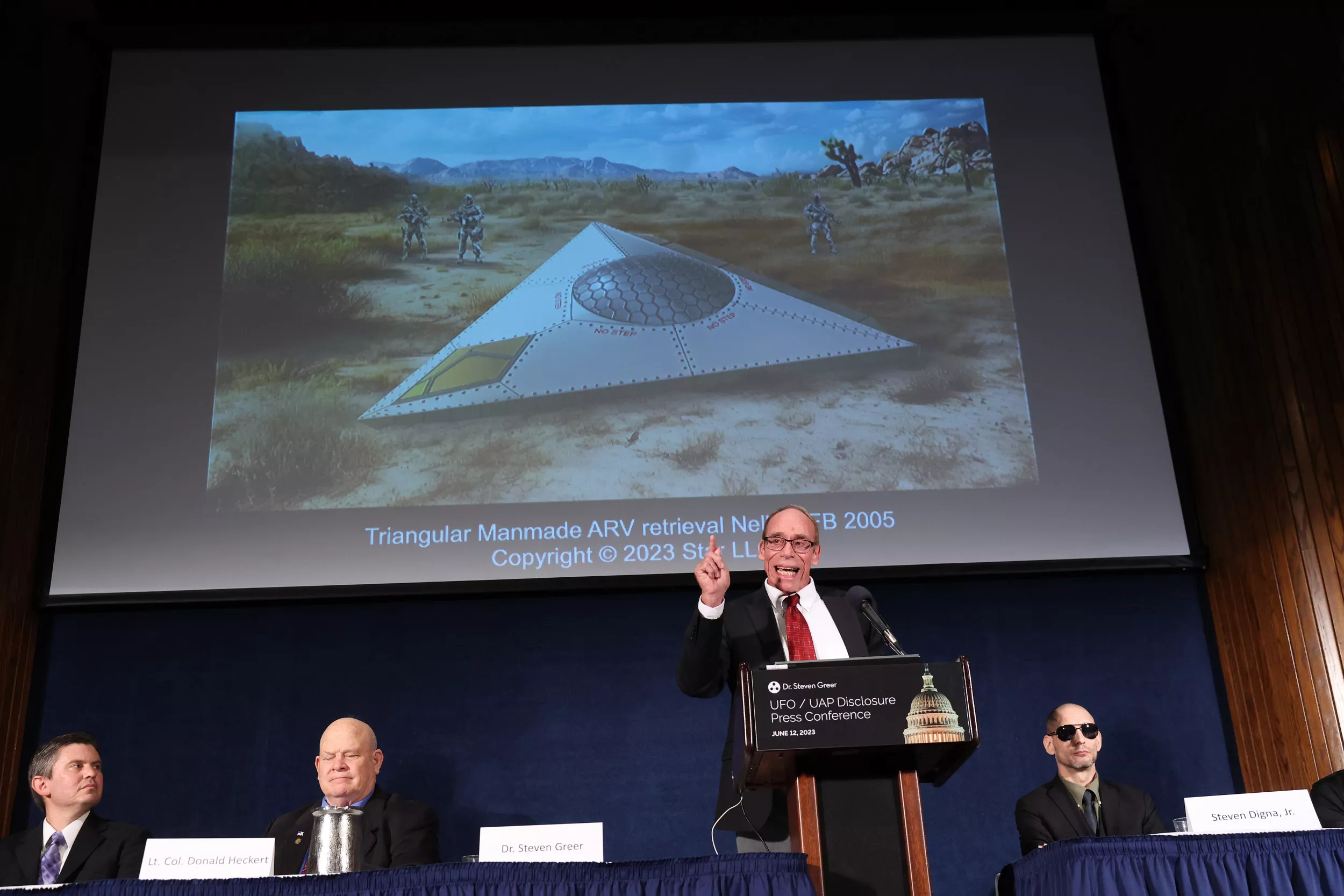 Why Tucker Carlson's Scared to Report on UFOs - Vimarsana News