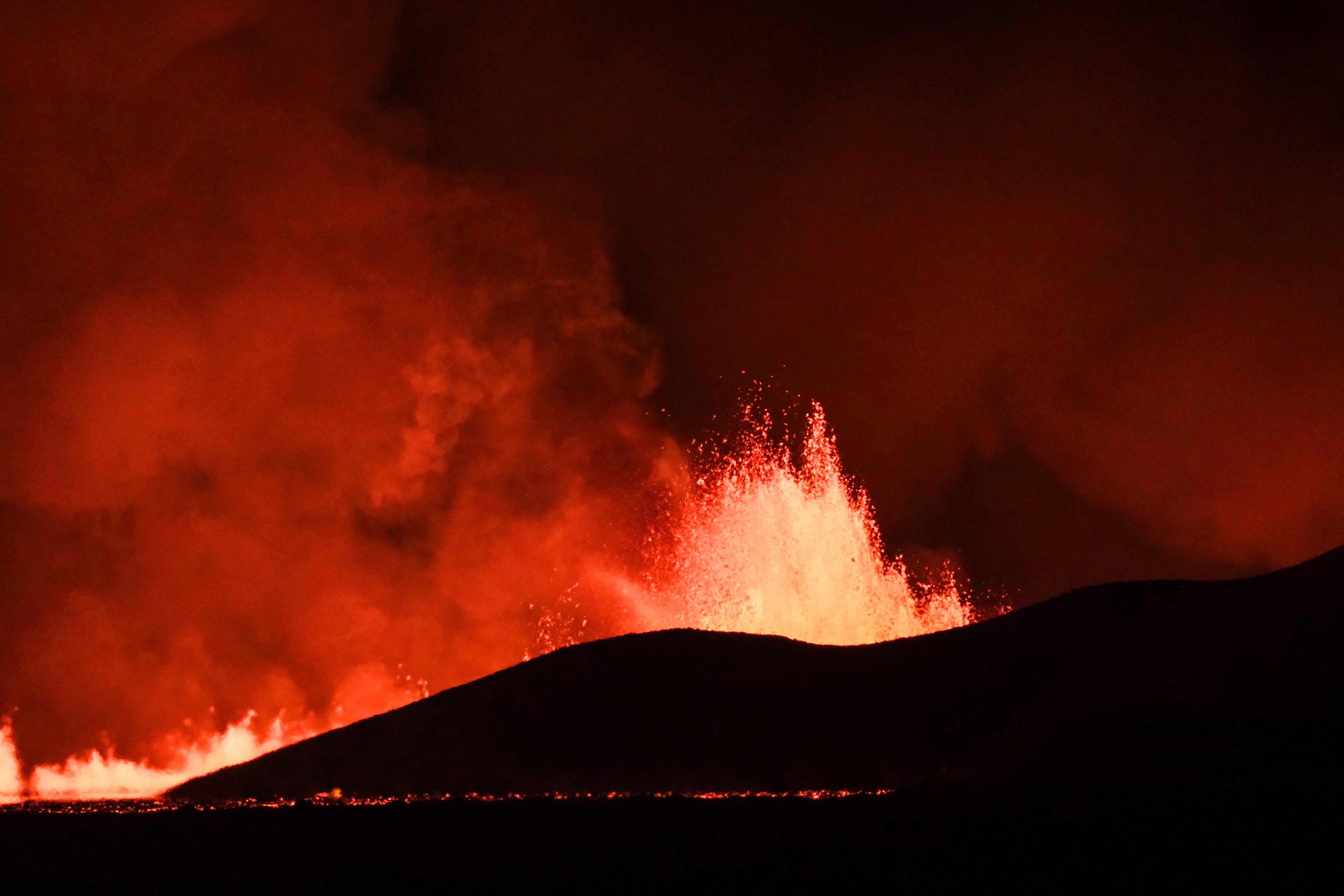 Iceland Volcano Maps Show Huge Fissure, Evacuation Zone After Eruption