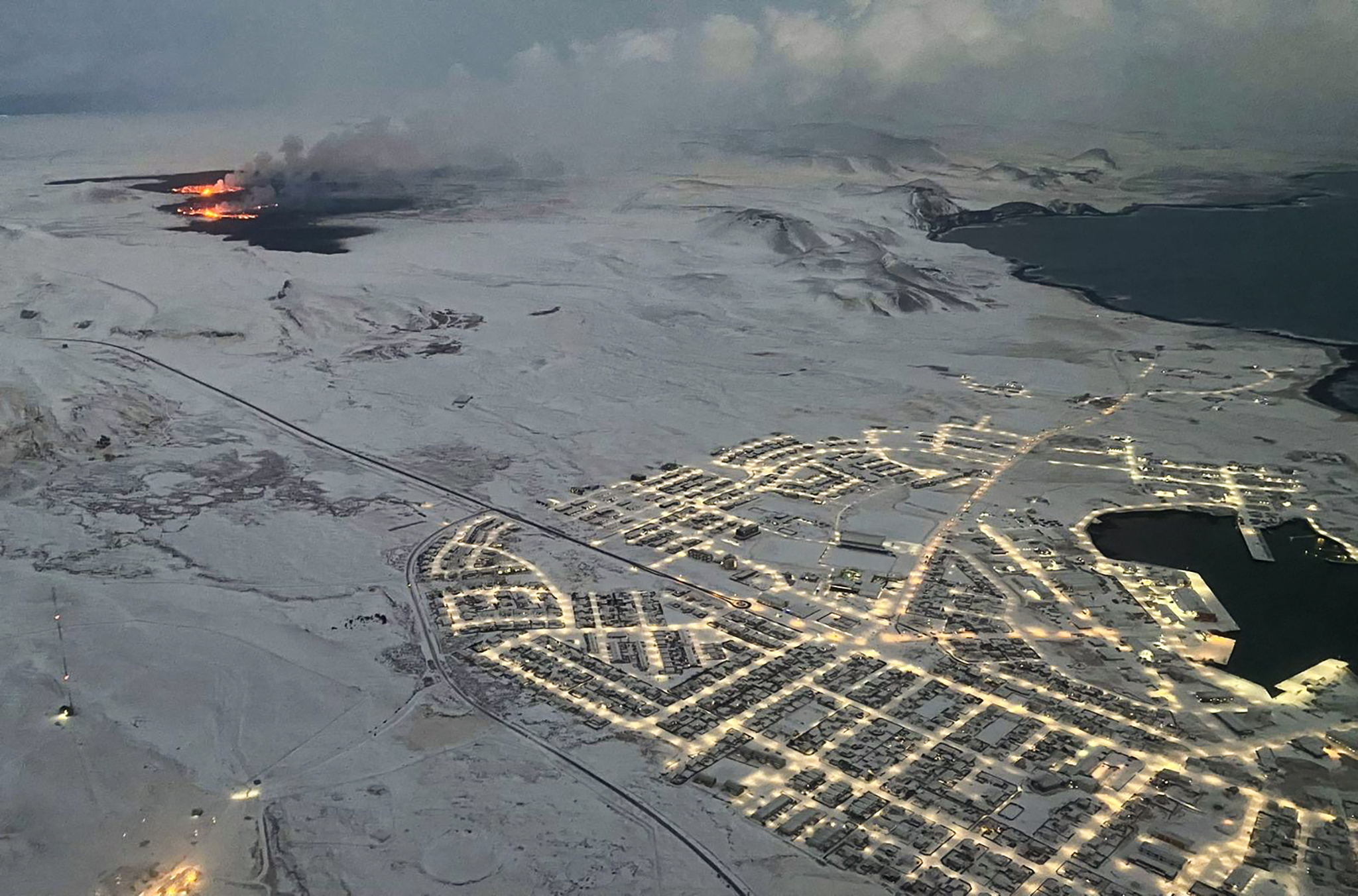 Iceland Volcano Update City Gas Warning, Lava Bed Map as Tongue Flows West