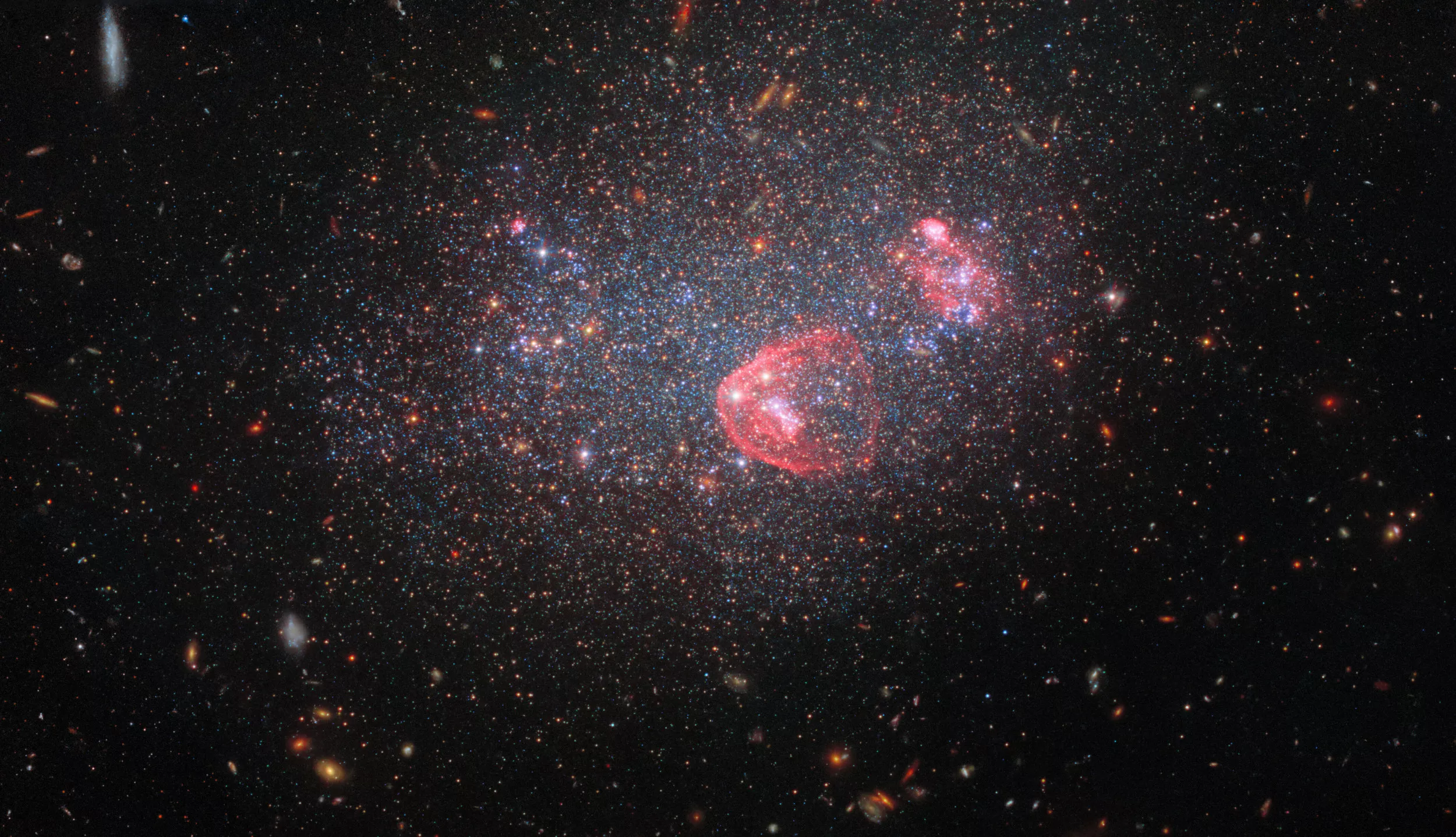 NASA Image Reveals Close-Up of 'Sparkling Snow Globe' Galaxy - Vimarsana News