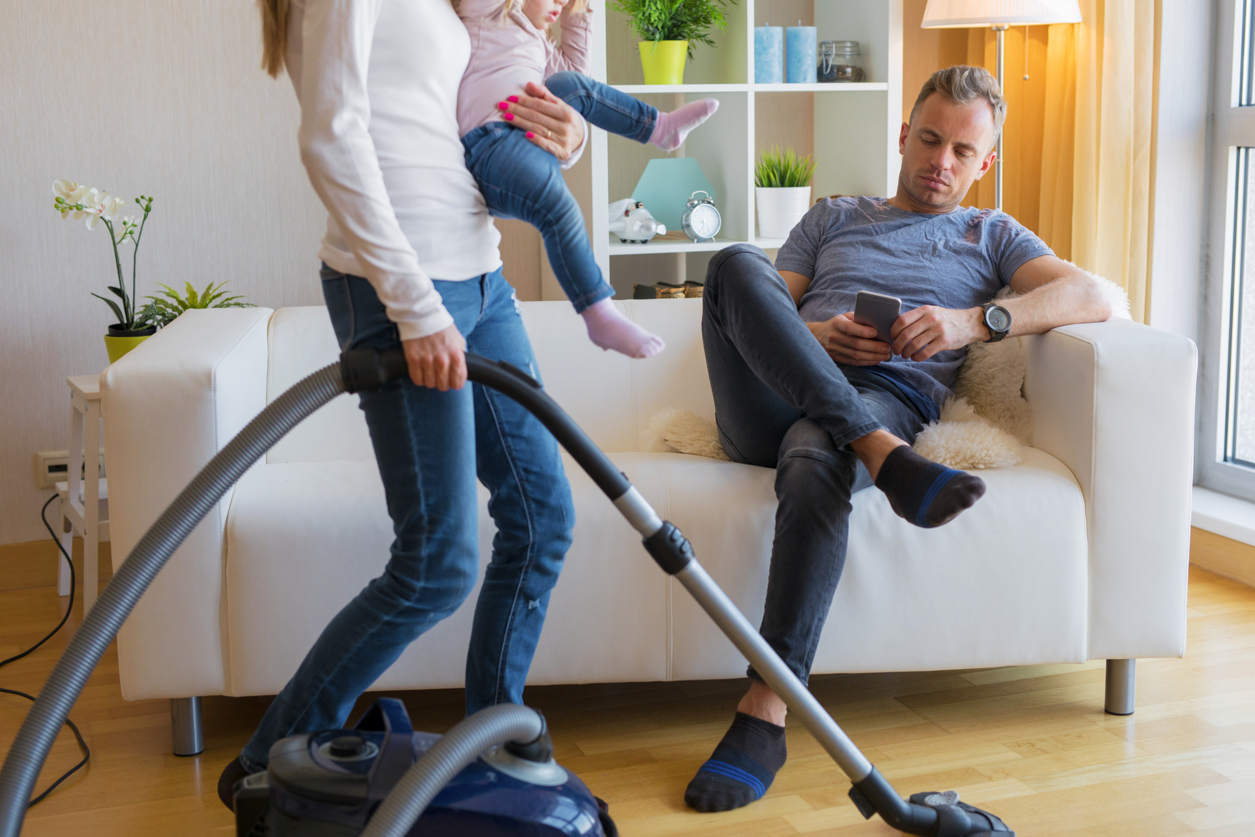 Sociologists Give Couples Top Tips for Dividing Up Household Chores Fairly  - Newsweek