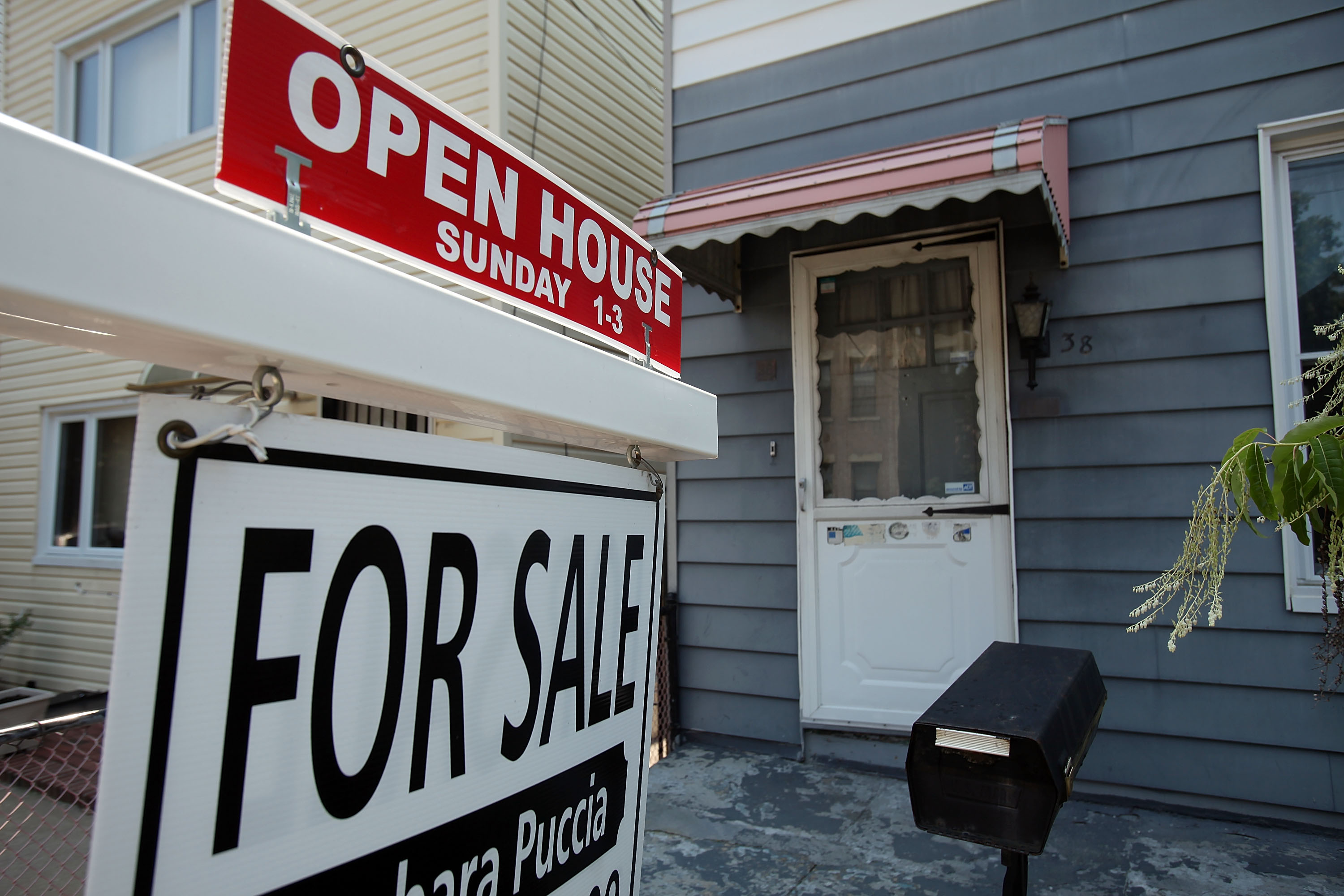 Mortgage Rates Drop in Early Christmas Gift for Homebuyers