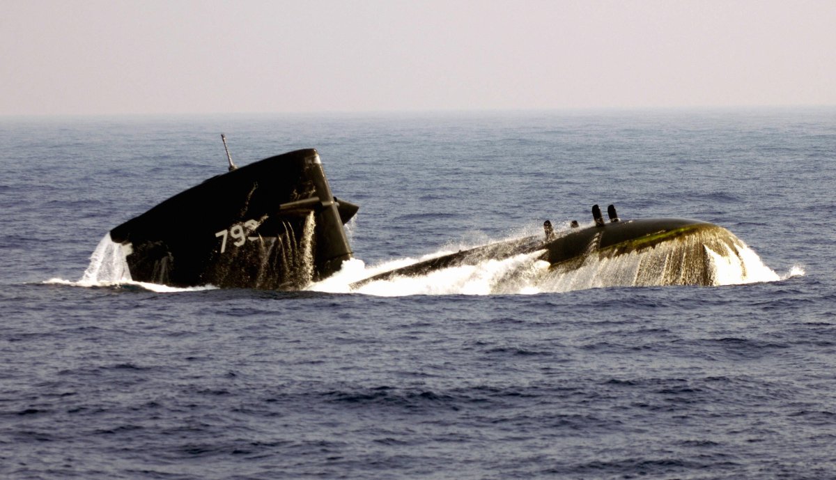 Taiwan Searches for Missing Submariners