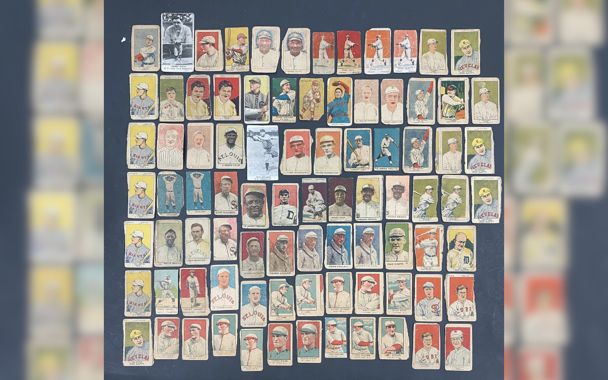 A collection of over 600 baseball cards.