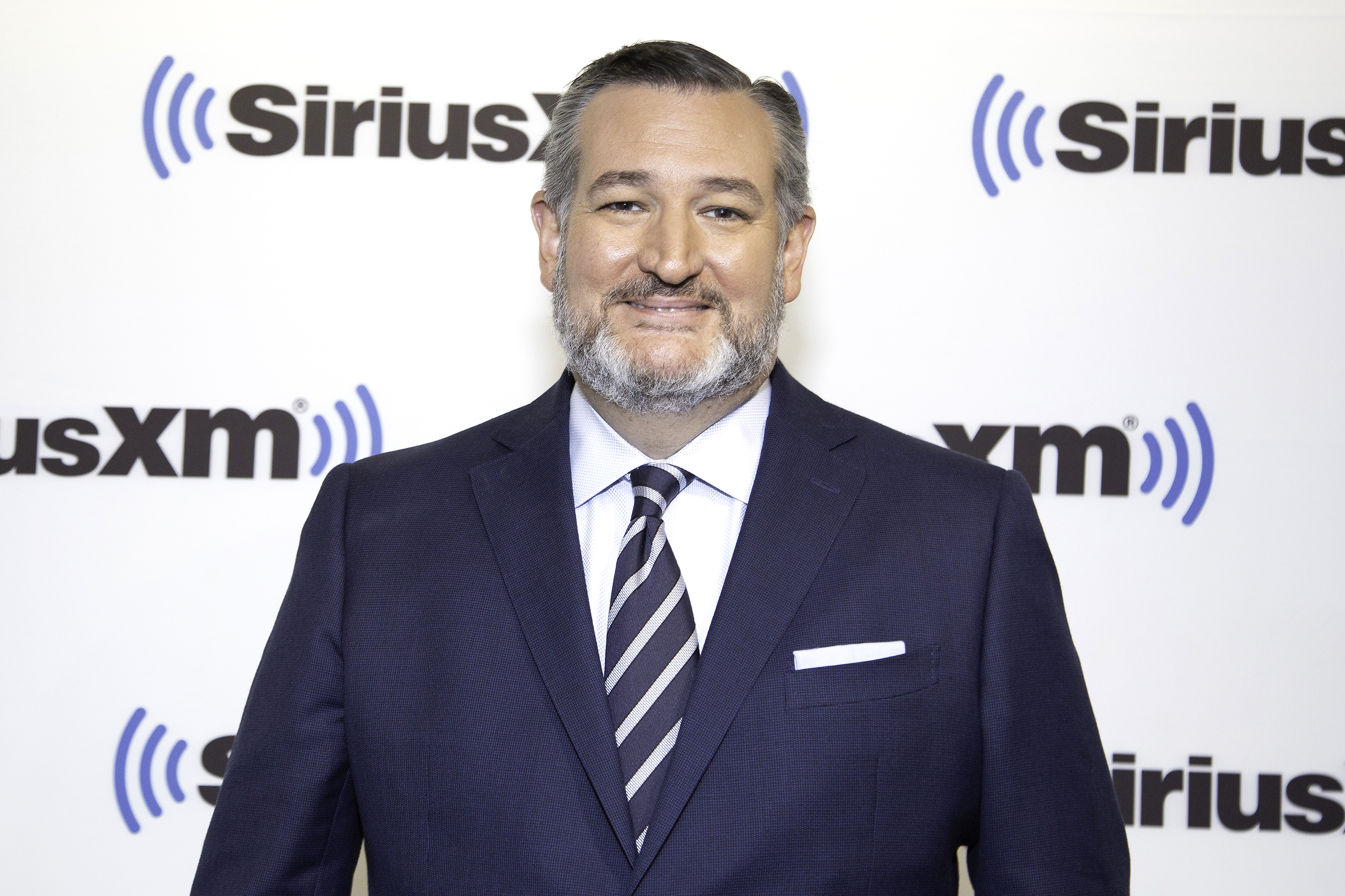 Fox News Host Defends Rival MSNBC During Ted Cruz Interview
