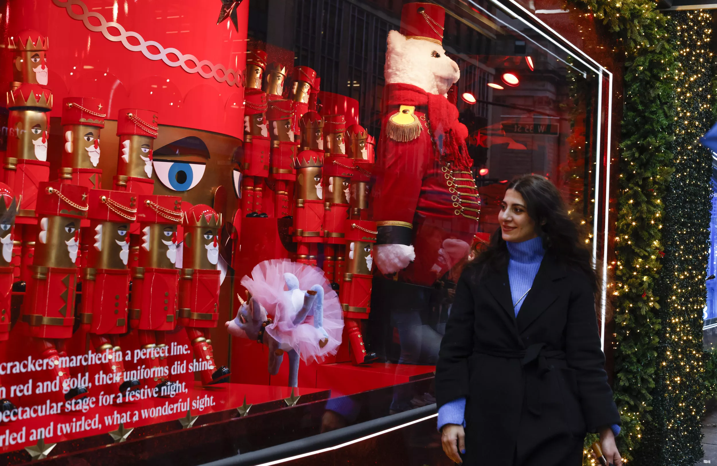 Americans' Holiday Spending Falls Short of Last Year's Spike - Vimarsana News