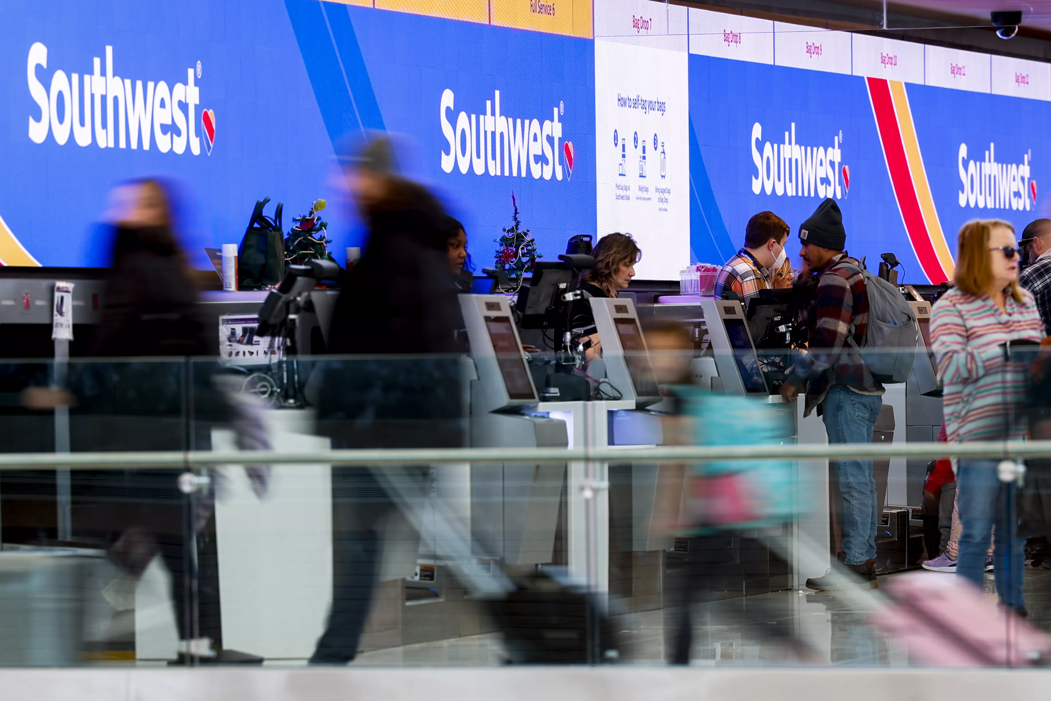 Blizzard Sparks Major Flight Delays at Southwest Airlines' Busiest Airport - Vimarsana News