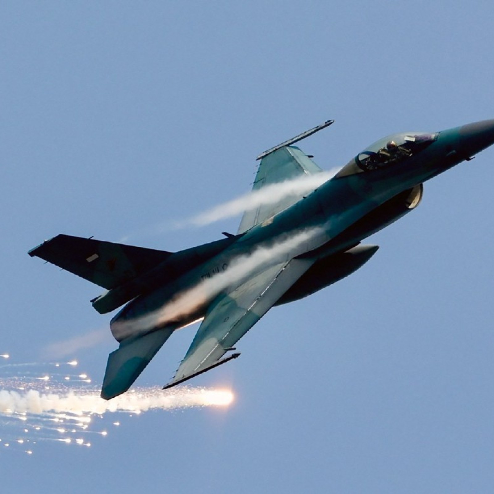 Ukraine F-16 Speculation Mounts as Russia Loses 8 Fighter Jets in 3 Weeks