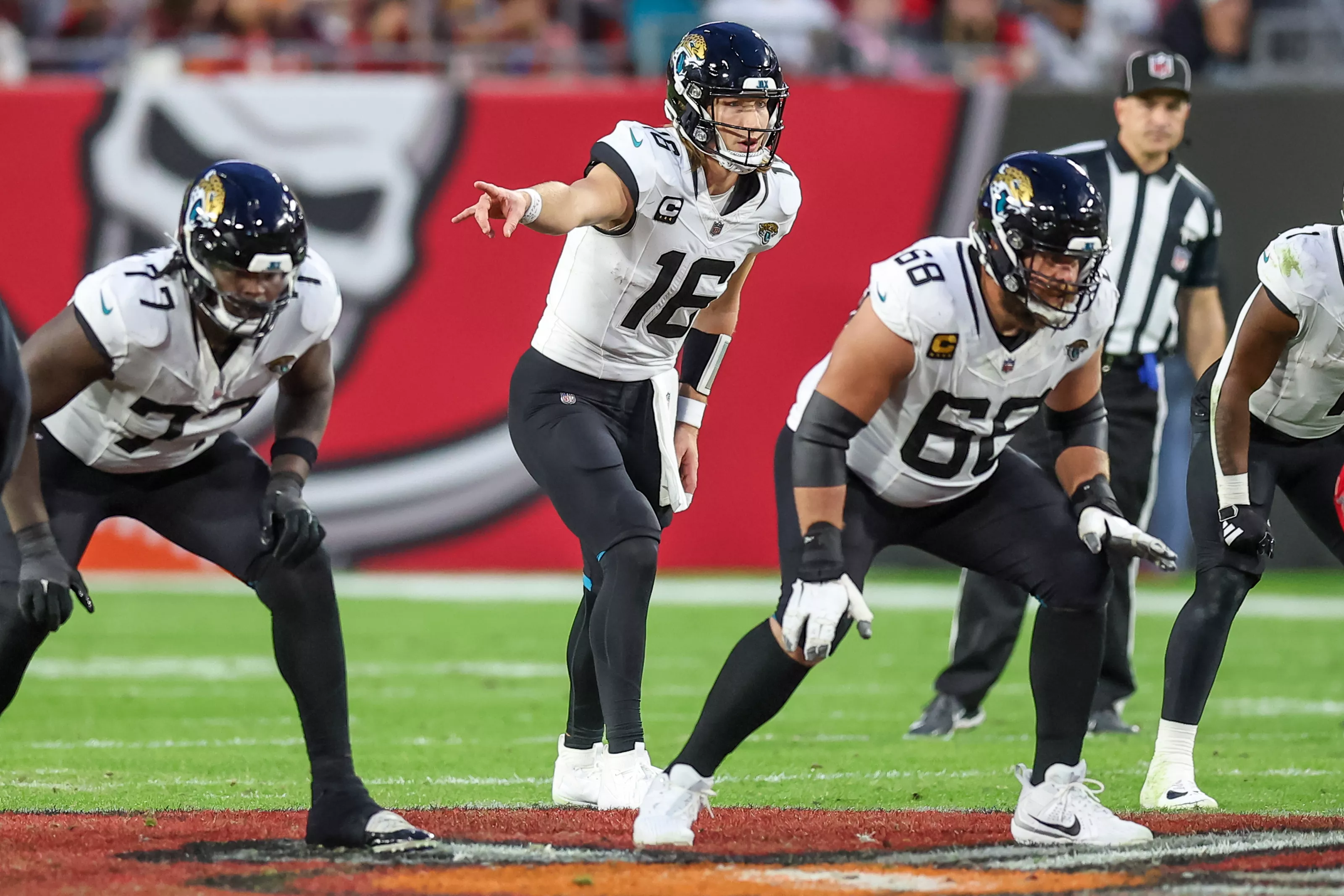 Trevor Lawrence Shoulder Injury: What We Know About Jaguars QB's Status - Vimarsana News