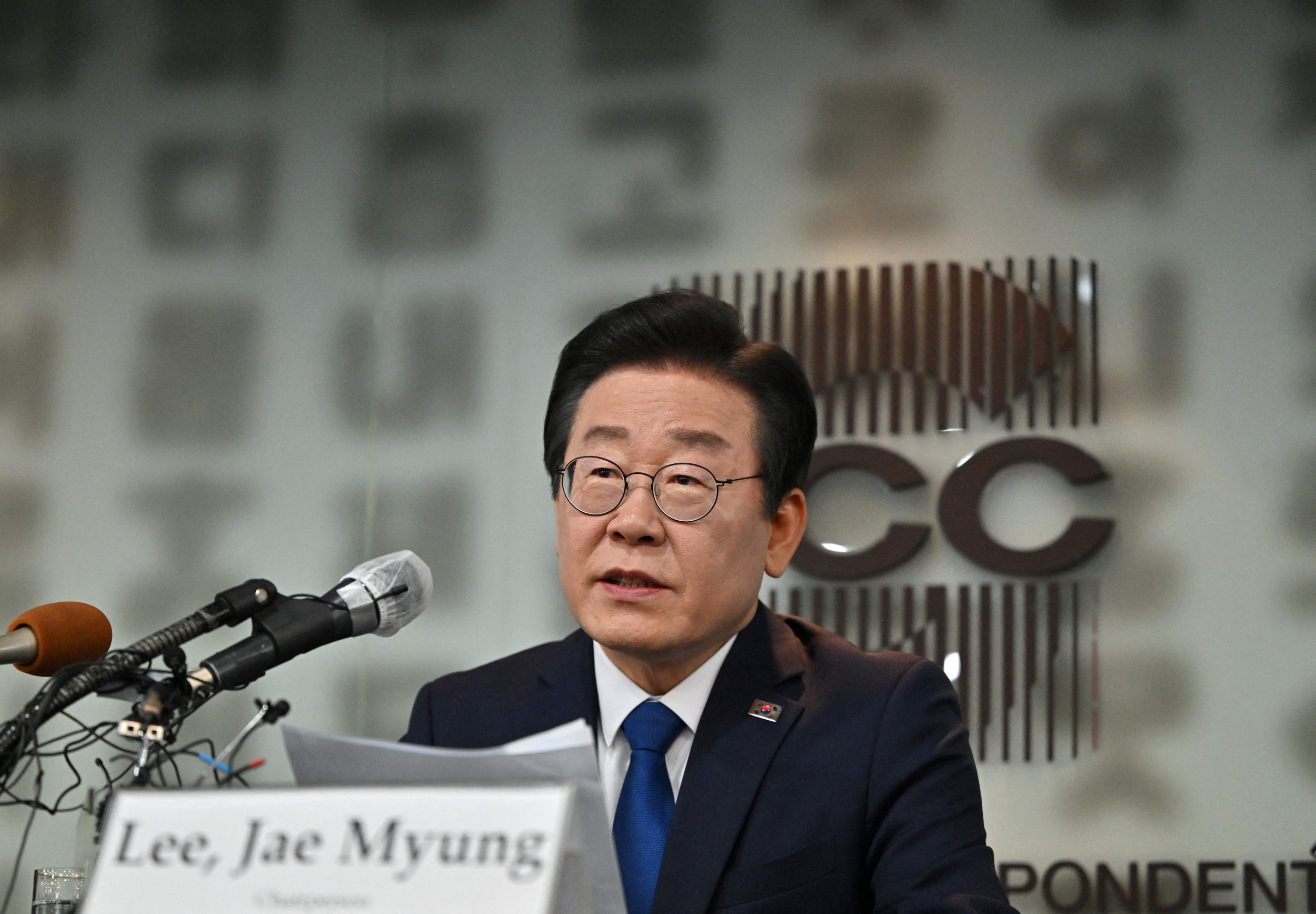 Lee Jae-myung Stabbing Video Shows South Korea Opposition Leader