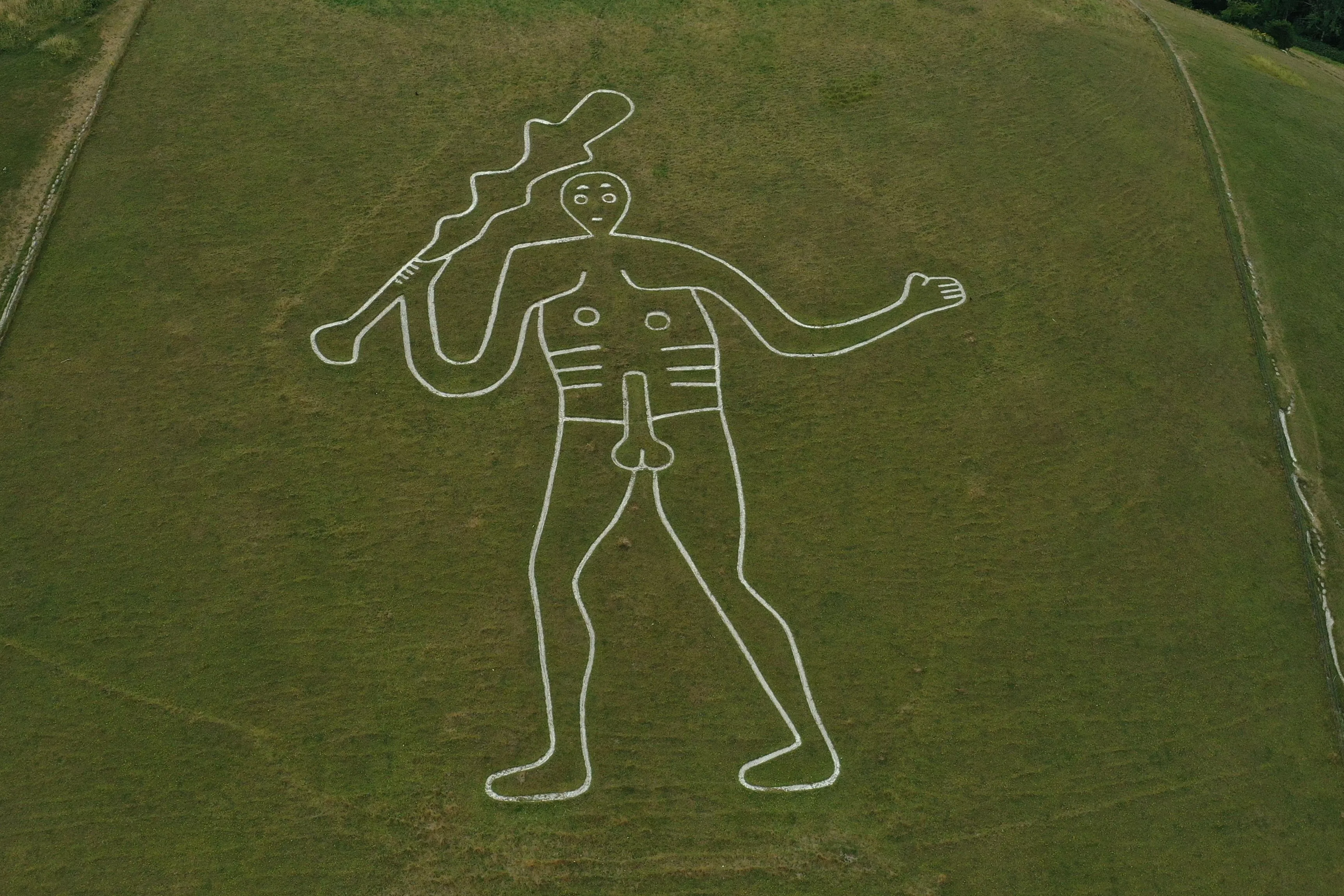 Giant Naked Hill Figure Revealed As Hercules—And He Aided Medieval Armies - Vimarsana News
