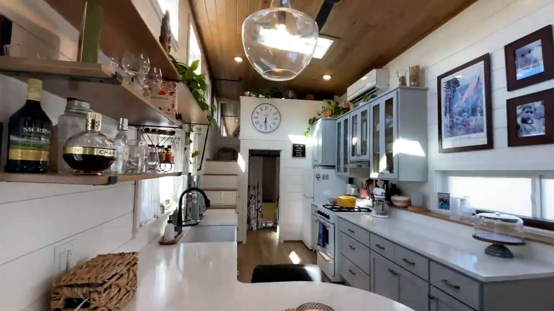 kitchen-jen-gressetts-tiny-home.jpg?w\u003d1600\u0026h\u003d1200\u0026q\u003d88\u0026f\u003da79aa204d40c2777b16c590ef99dbdff