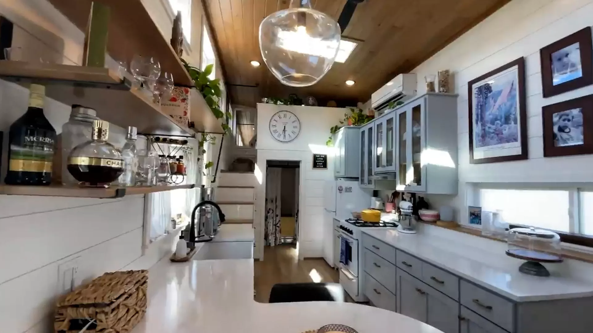 After Divorce at 47 Woman Is Loving New Life in Tiny House–'Kudos to You' - Vimarsana News