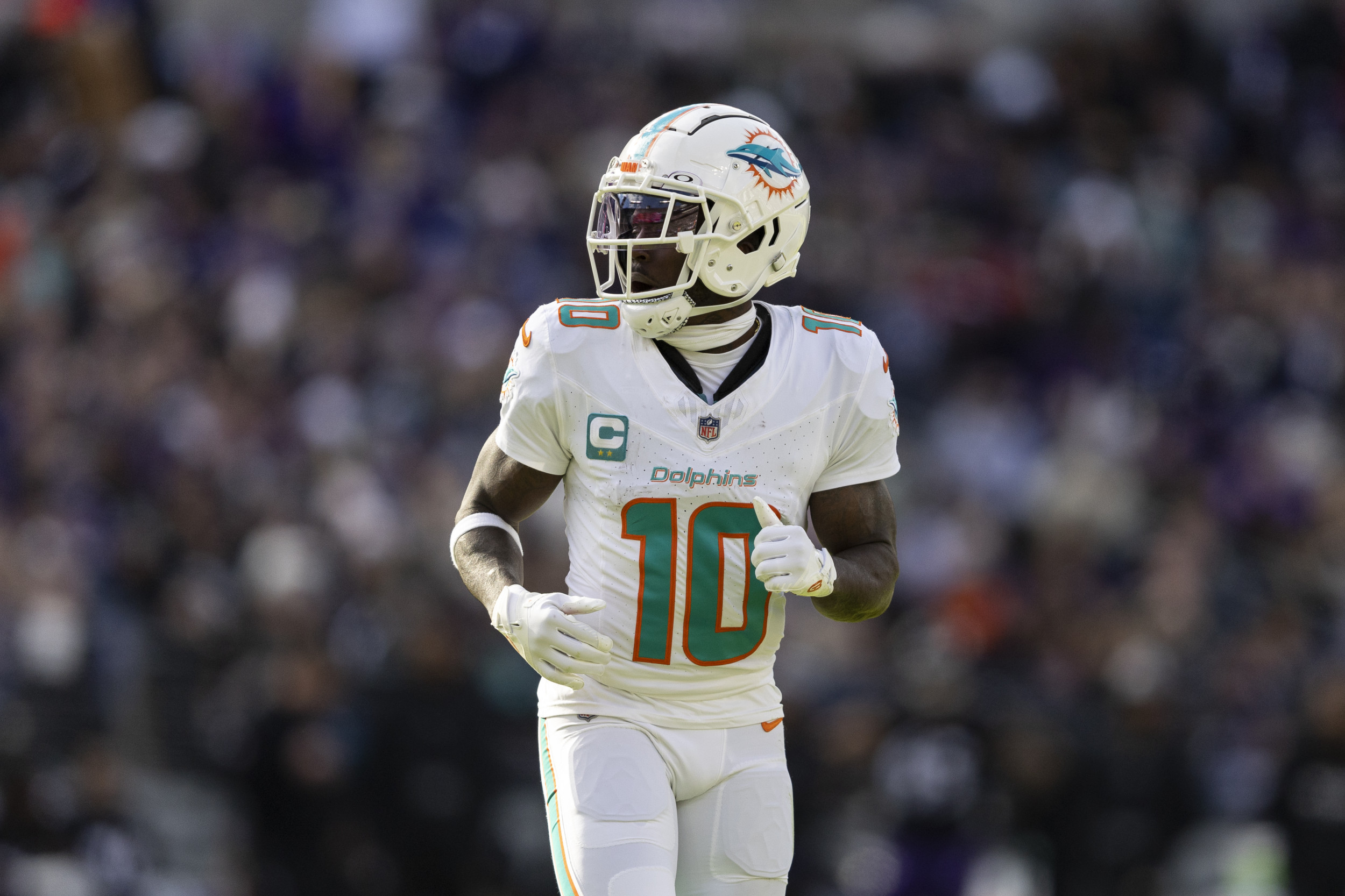 Dolphins WR Tyreek Hill's Home Catches Fire in Florida: What We Know ...