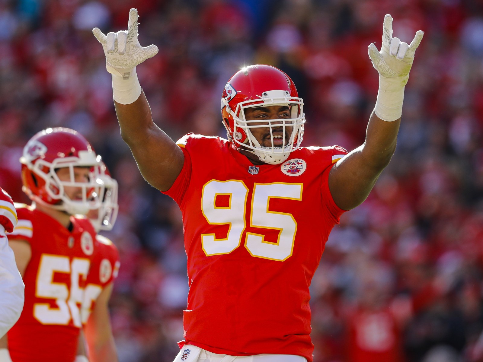 CONFIRMED: Team captain Chris Jones has stunned the NFL media with a SURPRISE announcement ahead of the 2025 season, confirming that if he and his team win the Super Bowl championship, he will donate 50% of his bonus to support underprivileged children in Kansas City who love football but cannot afford to play. This unexpected act has melted the hearts of fans.-disss