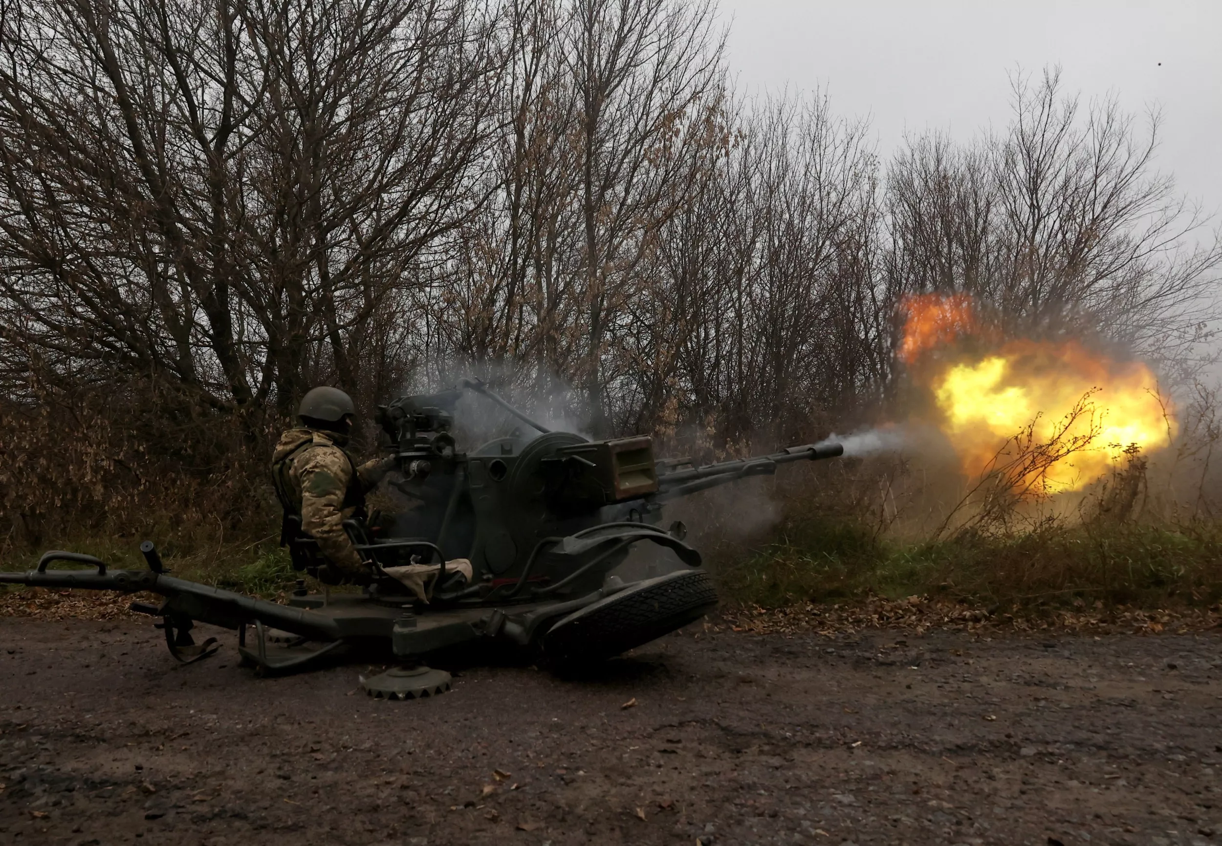 Russian Air Defense Accidentally Fires at Own Paratroopers: Report - Vimarsana News