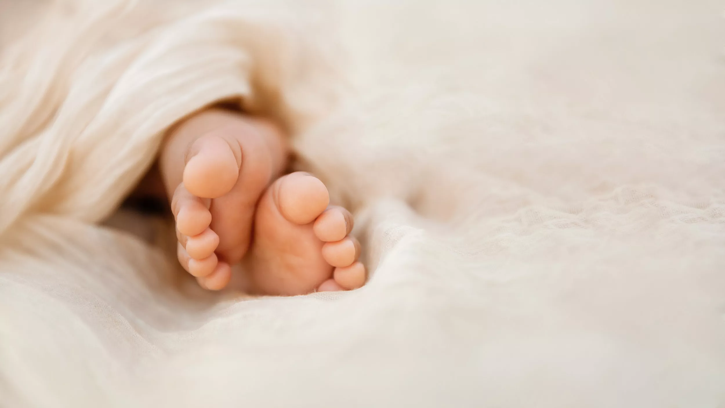 Exhausted Dad's Attempt To Help After Baby Wakes Up Goes Viral: 'So Rough' - Vimarsana News