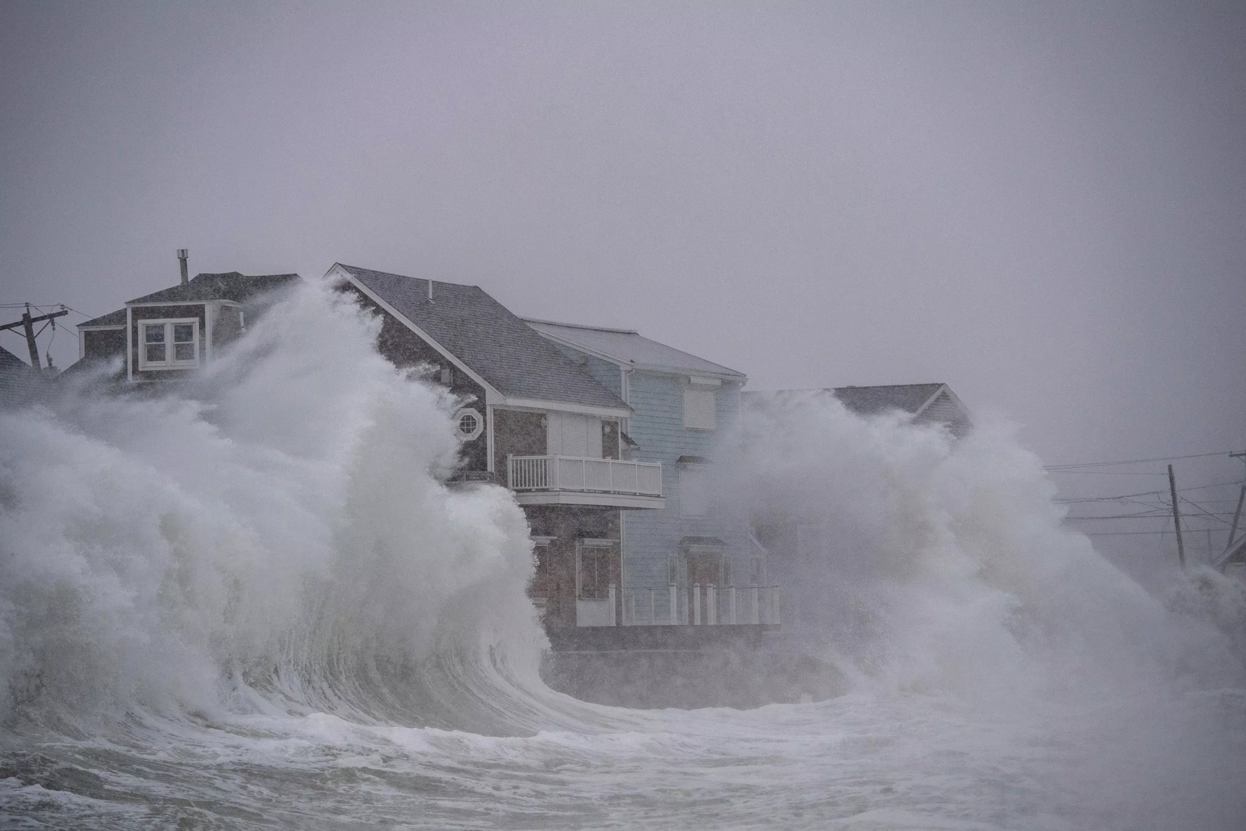 Devastating Waves Battering US Grew 80% in 40 Years: 'Extremely Worrying' - Vimarsana News