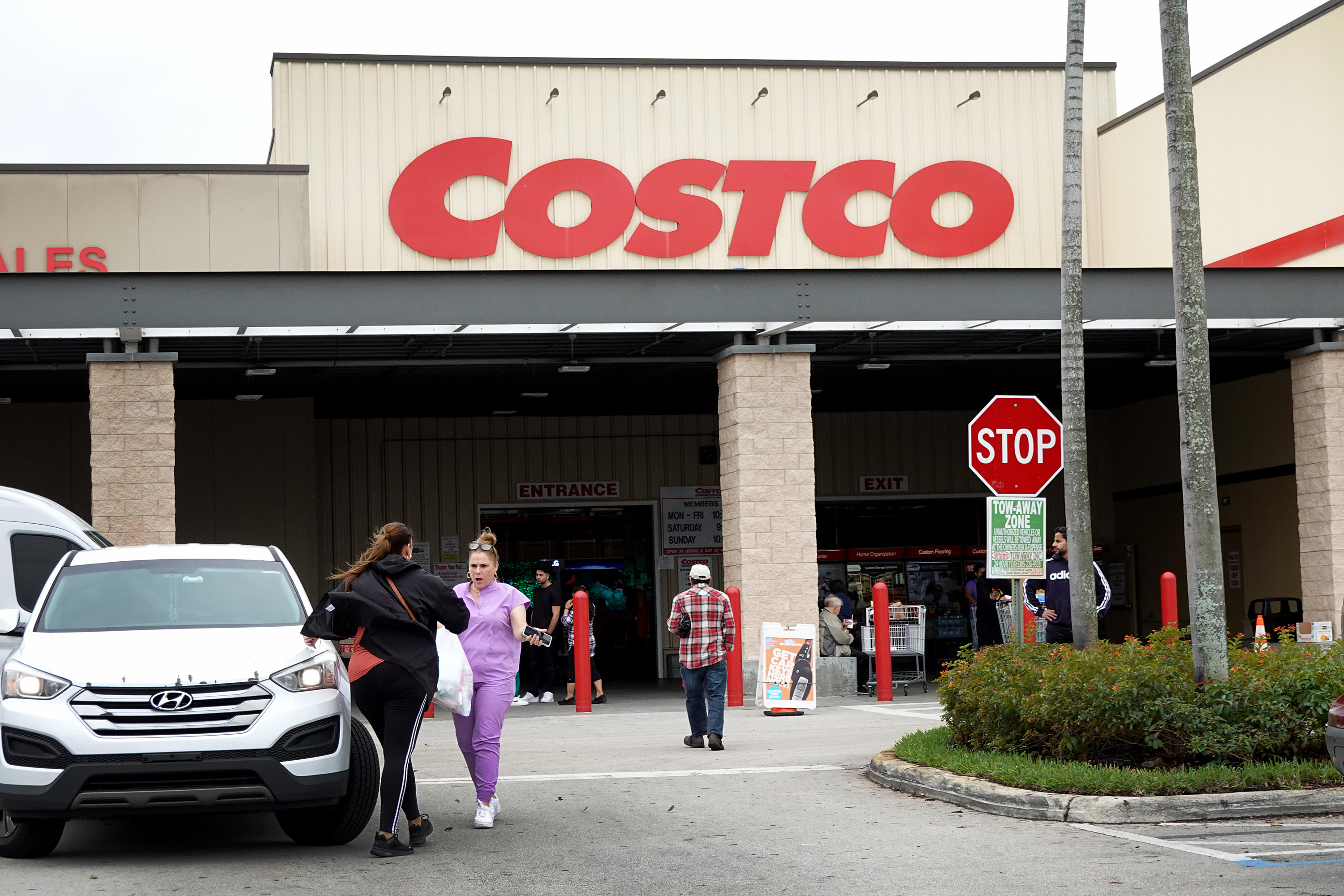 Costco Members May Qualify for 1 000 to Buy This Luxury Car