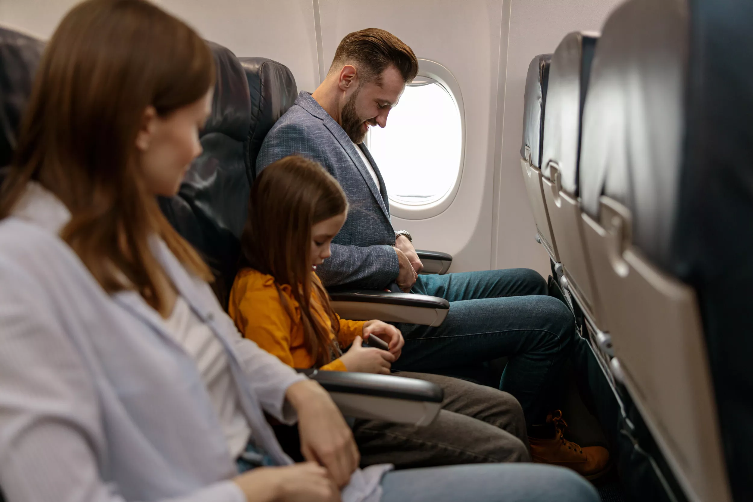 How Parent Dealt With 'Rude' Plane Passenger in Front of Child Cheered - Vimarsana News